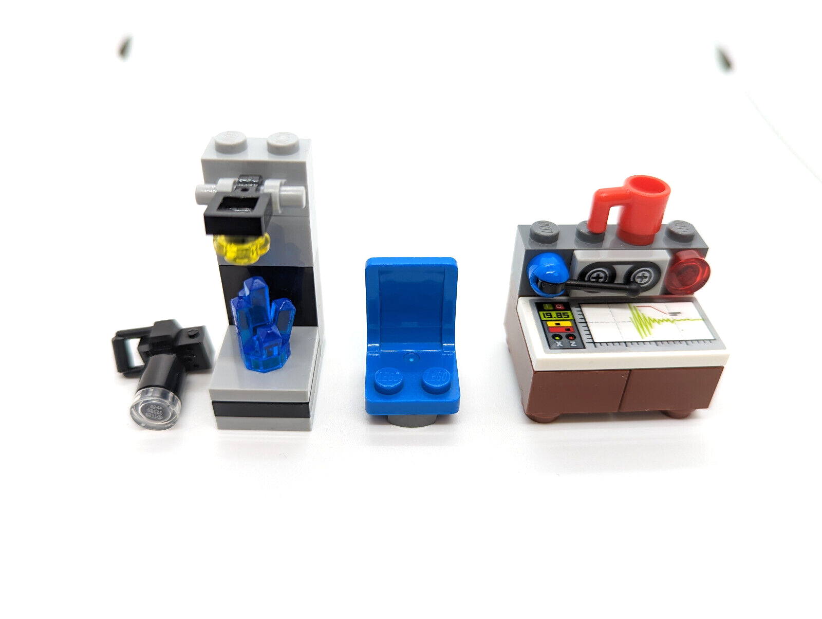 LEGO Volcano Explorer Minifigure: Female Scientist, Research (cty0693) 60124 (sp - StudBee