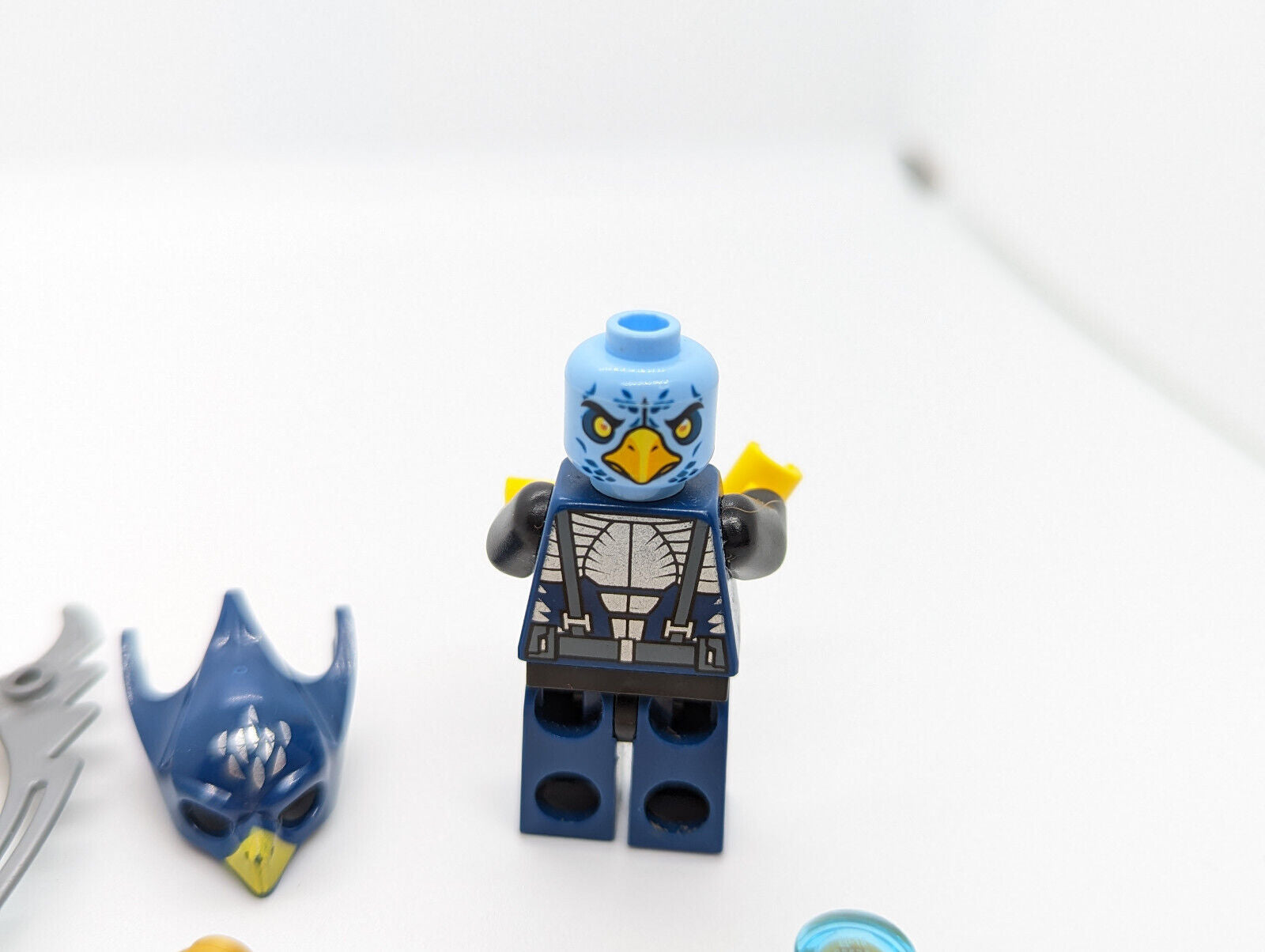 Lego Chima Minifigure - Eglor (loc021) with 2 Weapons - StudBee