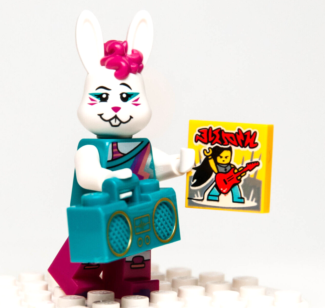 LEGO Vidiyo Bandmate Minifigure - Bunny Dancer w/ Boombox (vid010) 43101 - StudBee
