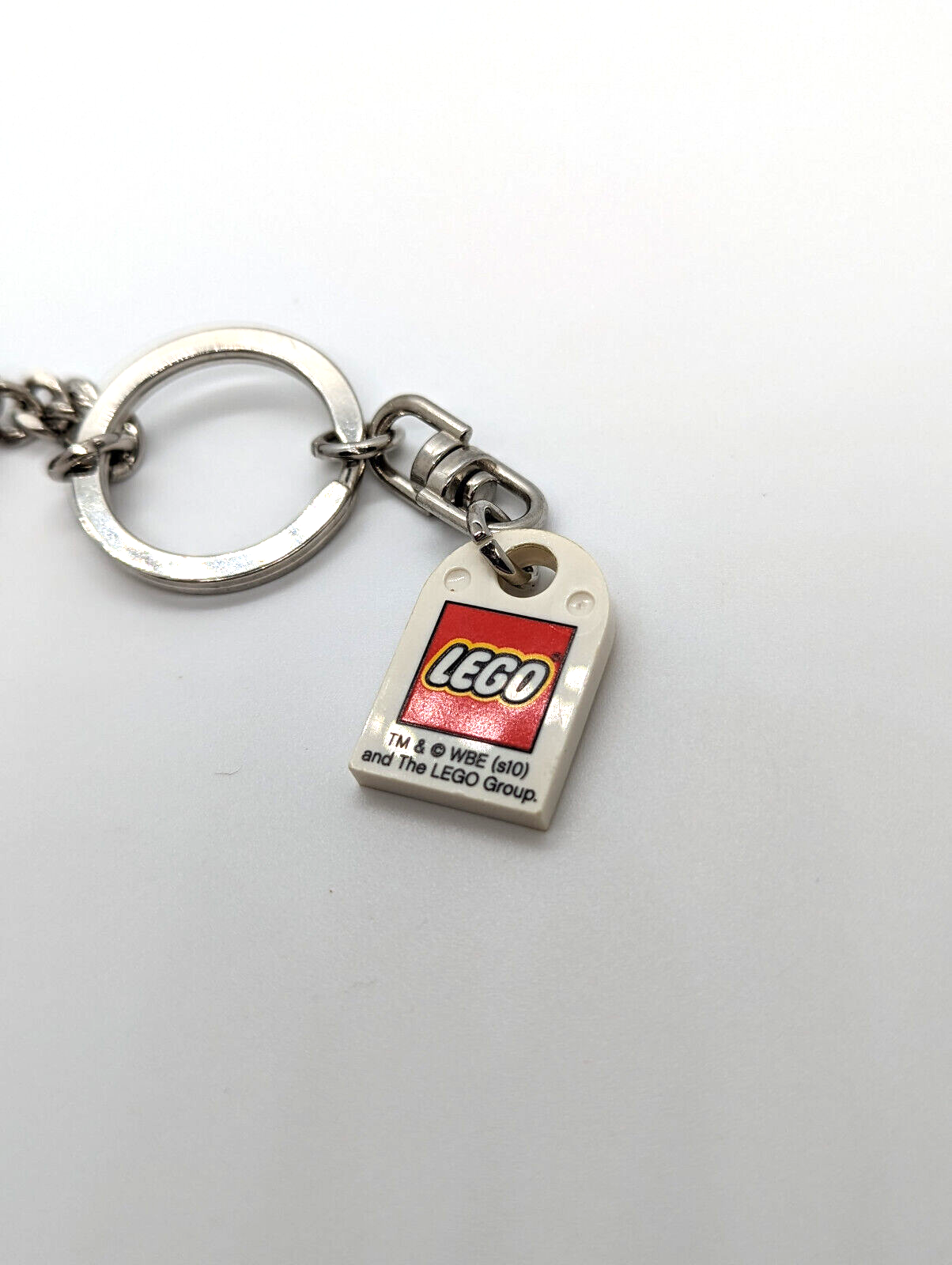 Lego Minifigure Key Chain - Harry Potter Gryffindor Crest - 852954 (hp094) - StudBee