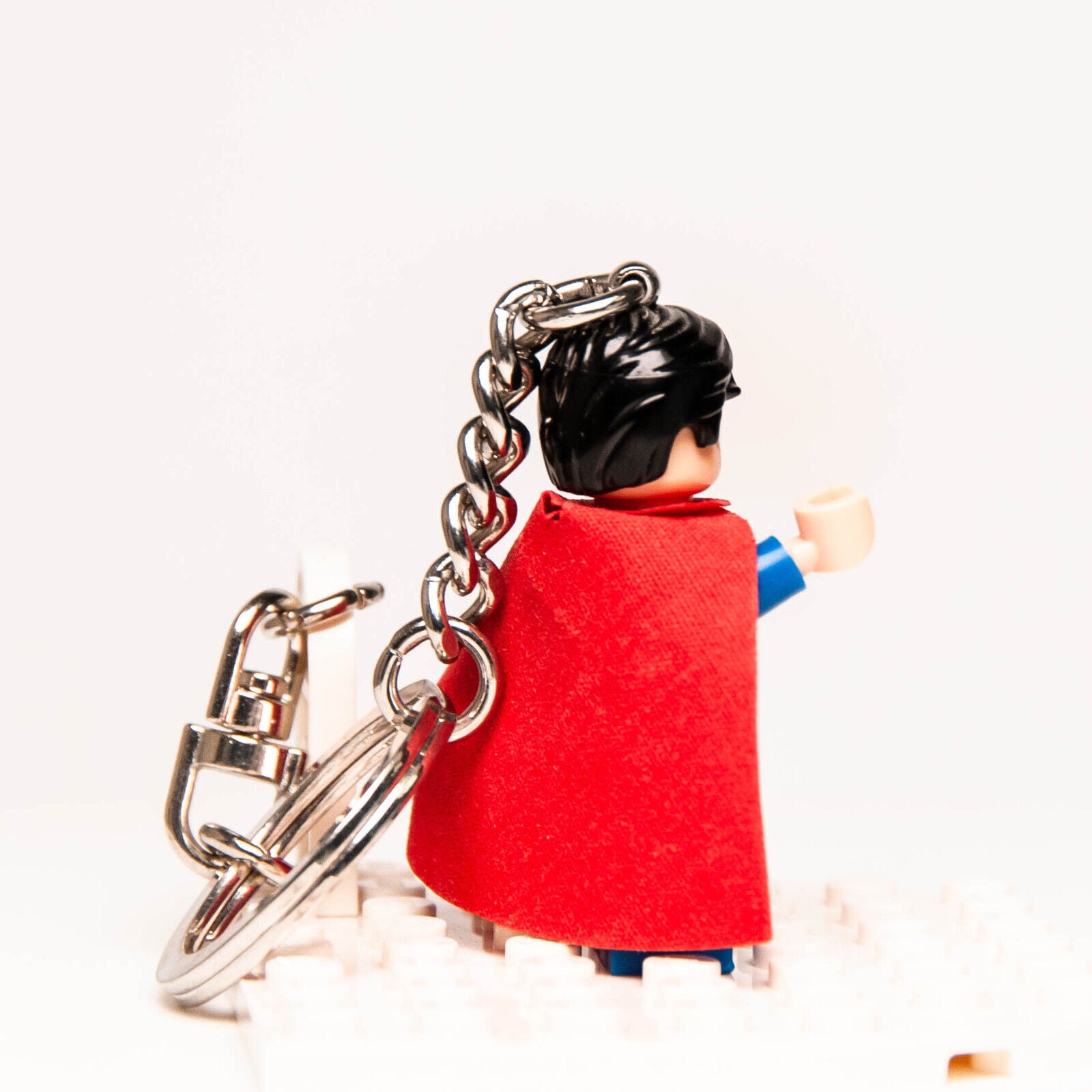 LEGO Minifigure Key Chain - Superman (853430) DC Comics Super Heroes sh003 - StudBee