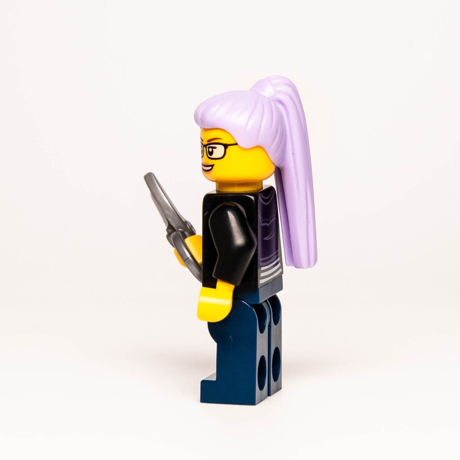 New LEGO BAM 2024 Minifigure - Female Hairdresser Stylist Long Lavender Ponytail - StudBee