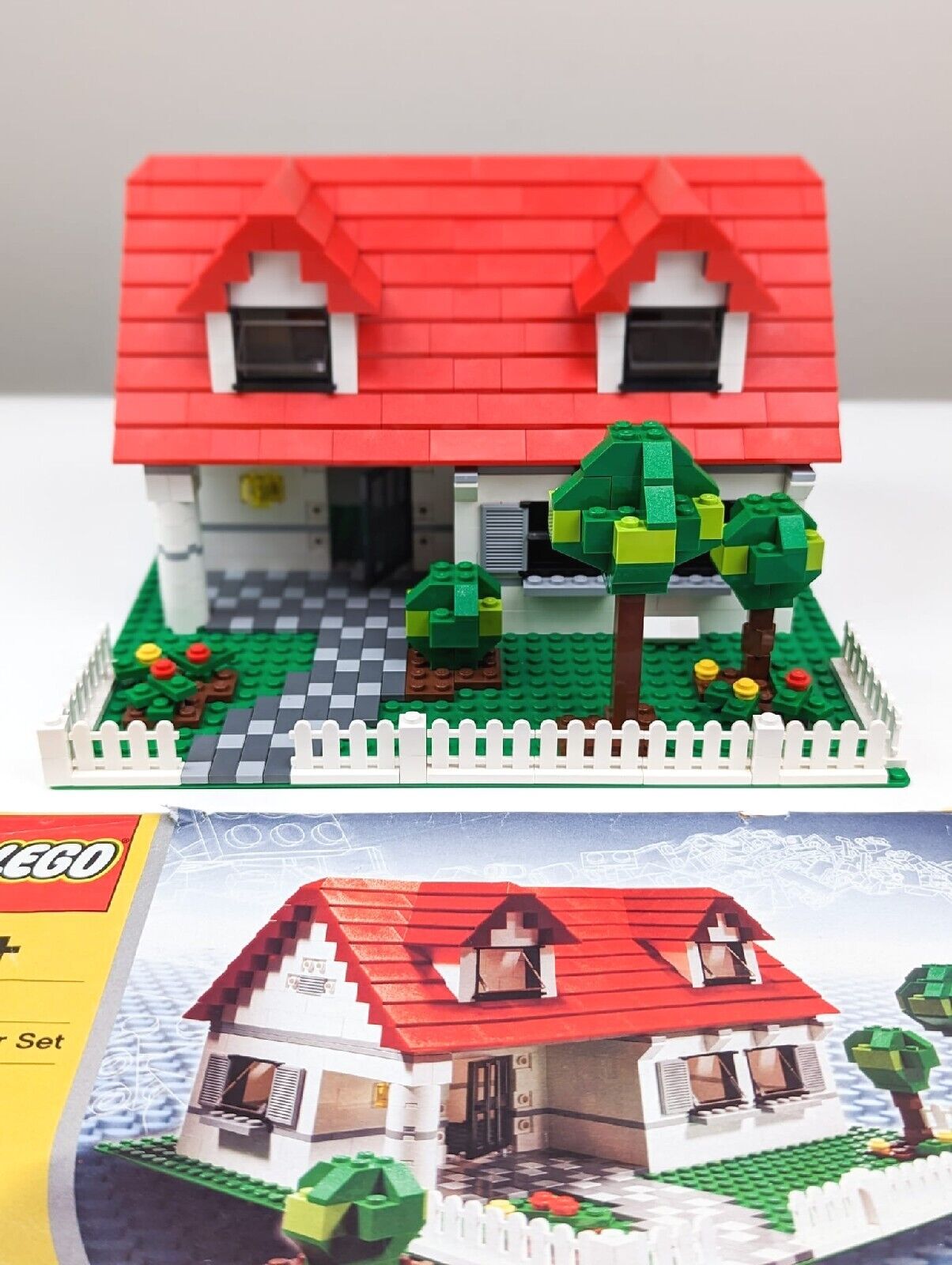 4886 Postcode LEGO 4886 Building Bonanza House, 3-in-1 Creator Set, 100% Complete wi