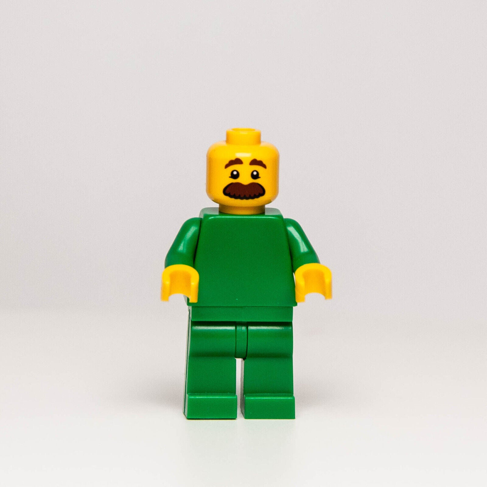 LEGO CMF Minifigure - Series 17 - Corn Cob Guy (col289) - StudBee