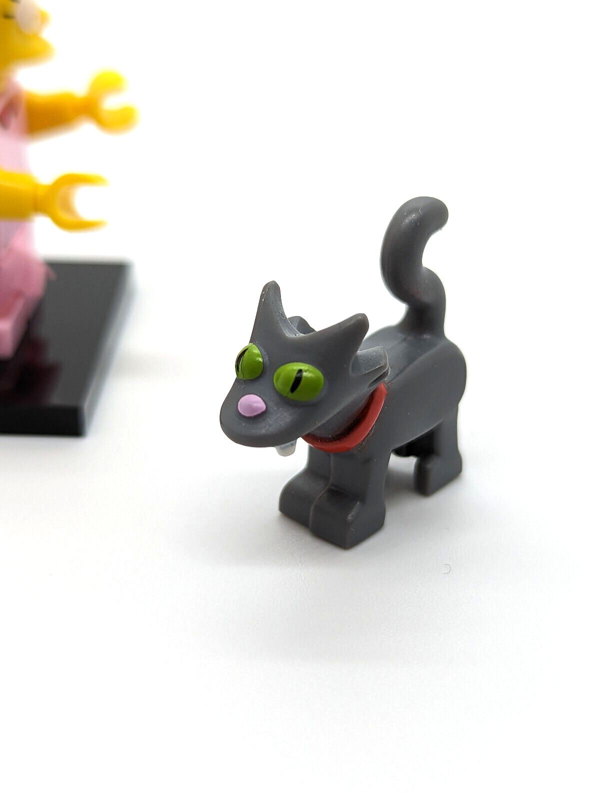 Lego Lisa Collectible Minifigure w/ Snowball 2 Simpsons Series 2 CMF Complete - StudBee