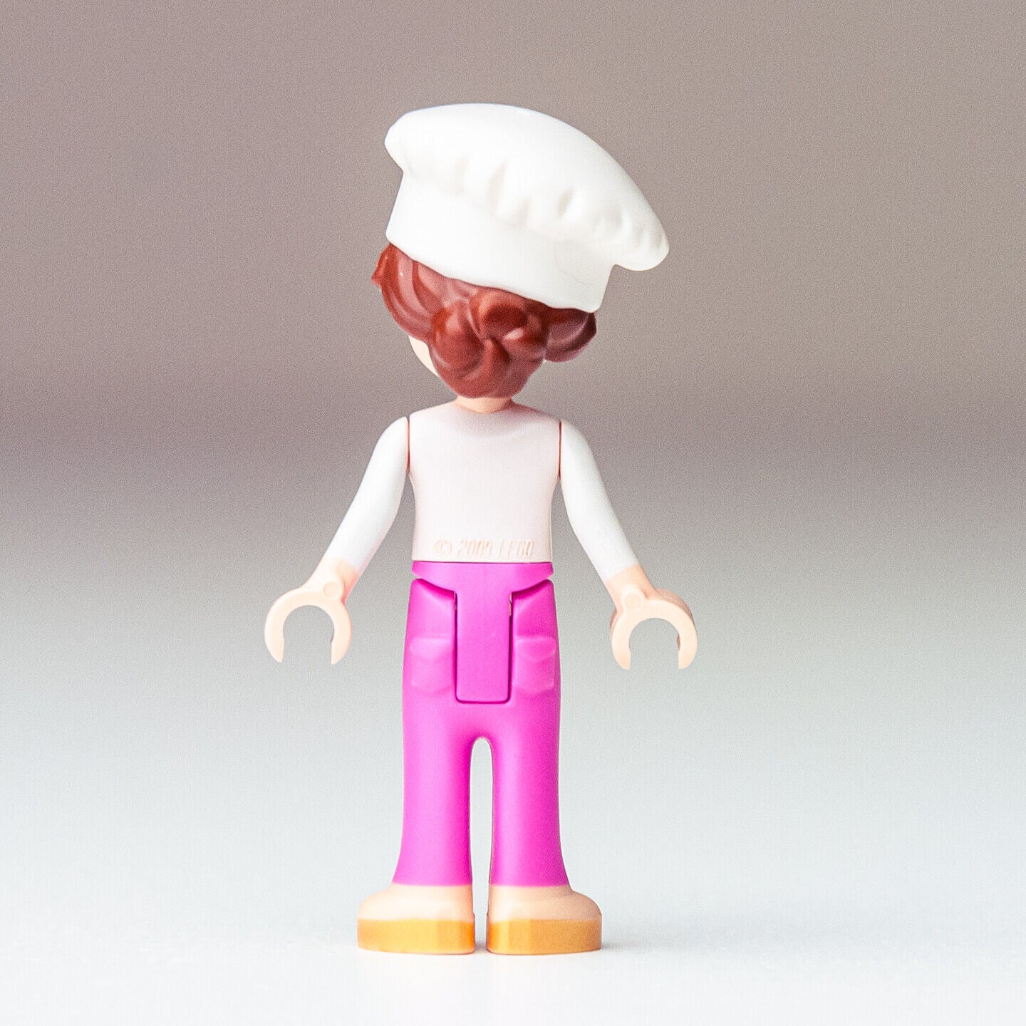 New LEGO Friends Lillie Minifigure - Baking Competition - 41393 (frnd354) - StudBee