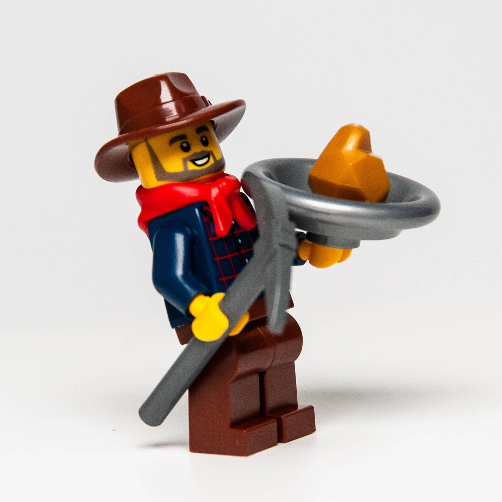 NEW LEGO Western Gold Miner Prospector Minifigure (ww025) 45023 w/ Nugget & Pan - StudBee
