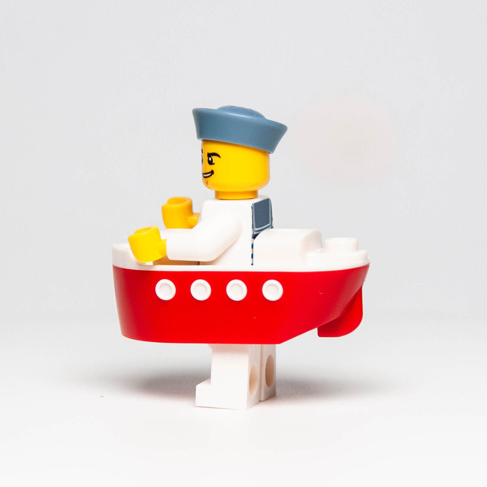 New LEGO 2023 BAM Minifigure - Red Ferry Boat Costume Sailor Guy - StudBee