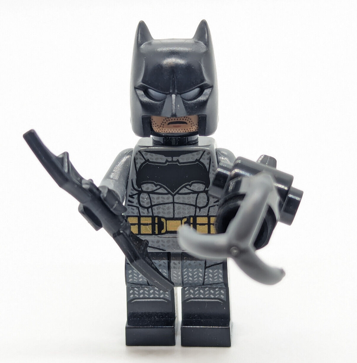 Lego Batman Minifigure - Dark Gray Textured Suit, Justice League 76086 sh437 - StudBee