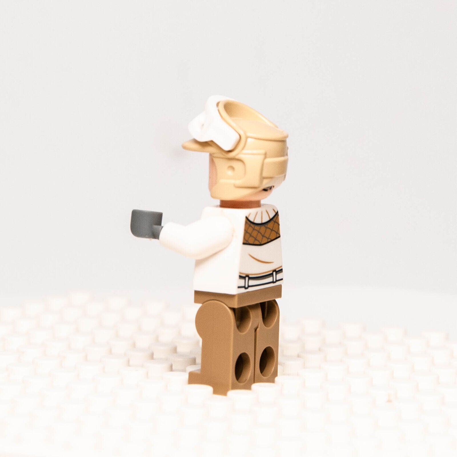 LEGO Star Wars Minifigures - Hoth Rebel Trooper White Uniform (sw1016) - StudBee