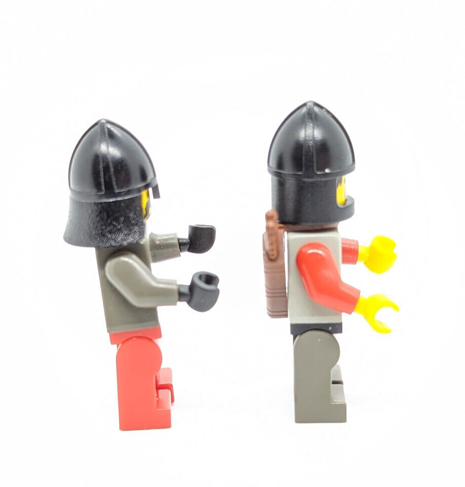 Vintage LEGO Castle Fright Knights - Knight 2 (cas244) & Knight 3 (cas030) 6087 - StudBee