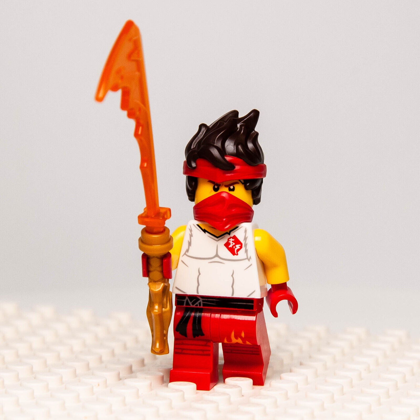 NEW LEGO Ninjago Minifigure - Kai Legacy, White Shirt (njo643) 71730 - StudBee