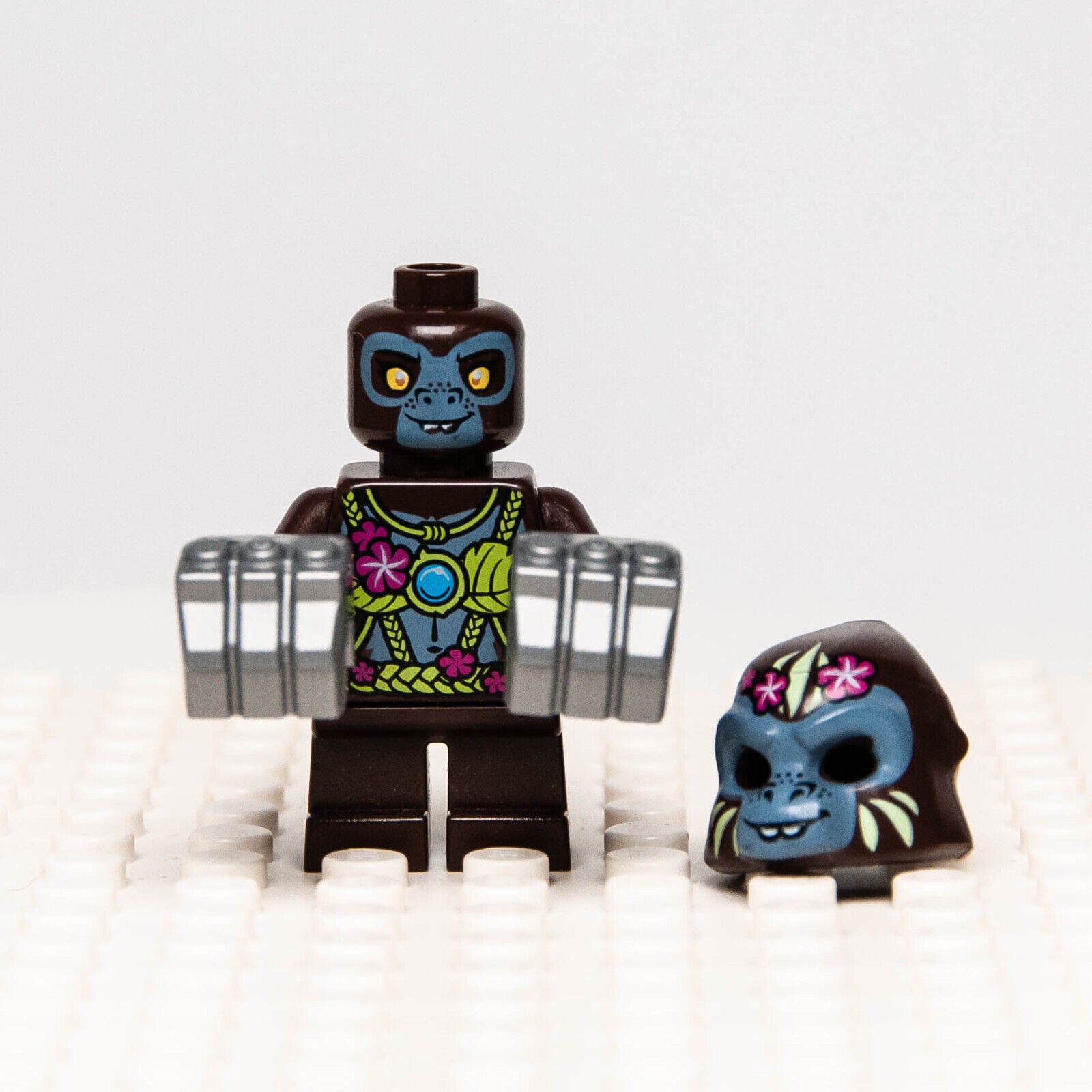 LEGO Chima Gorilla Minifigure - G'Loona (loc036) w/ Silver Fists - StudBee