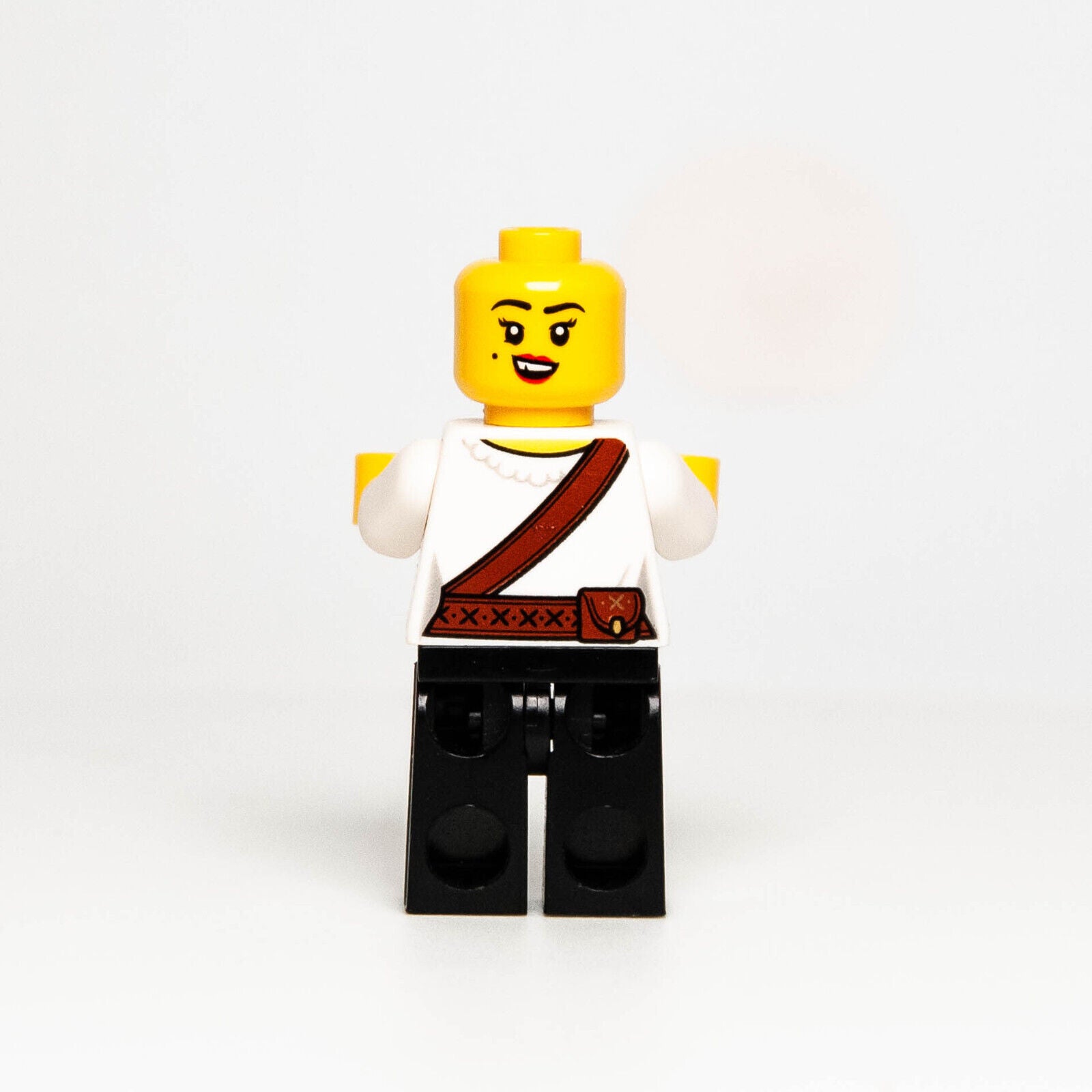 LEGO CMF Minifigure - Pirate Girl Lady 71027 Series 20 (col20-5 col362)