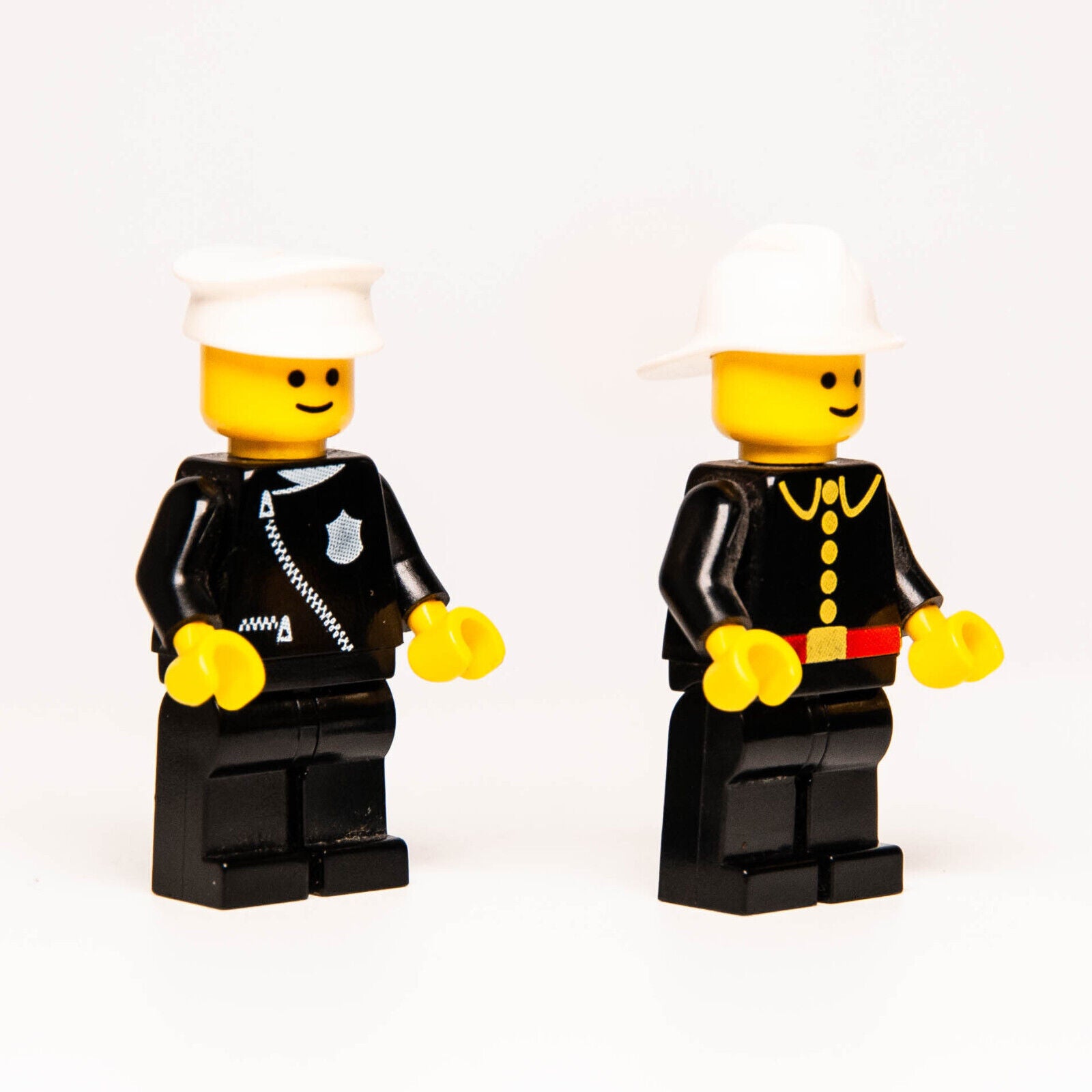LEGO Classic Town Community Workers - Fireman (firec001) Police (cop013) 1063 - StudBee
