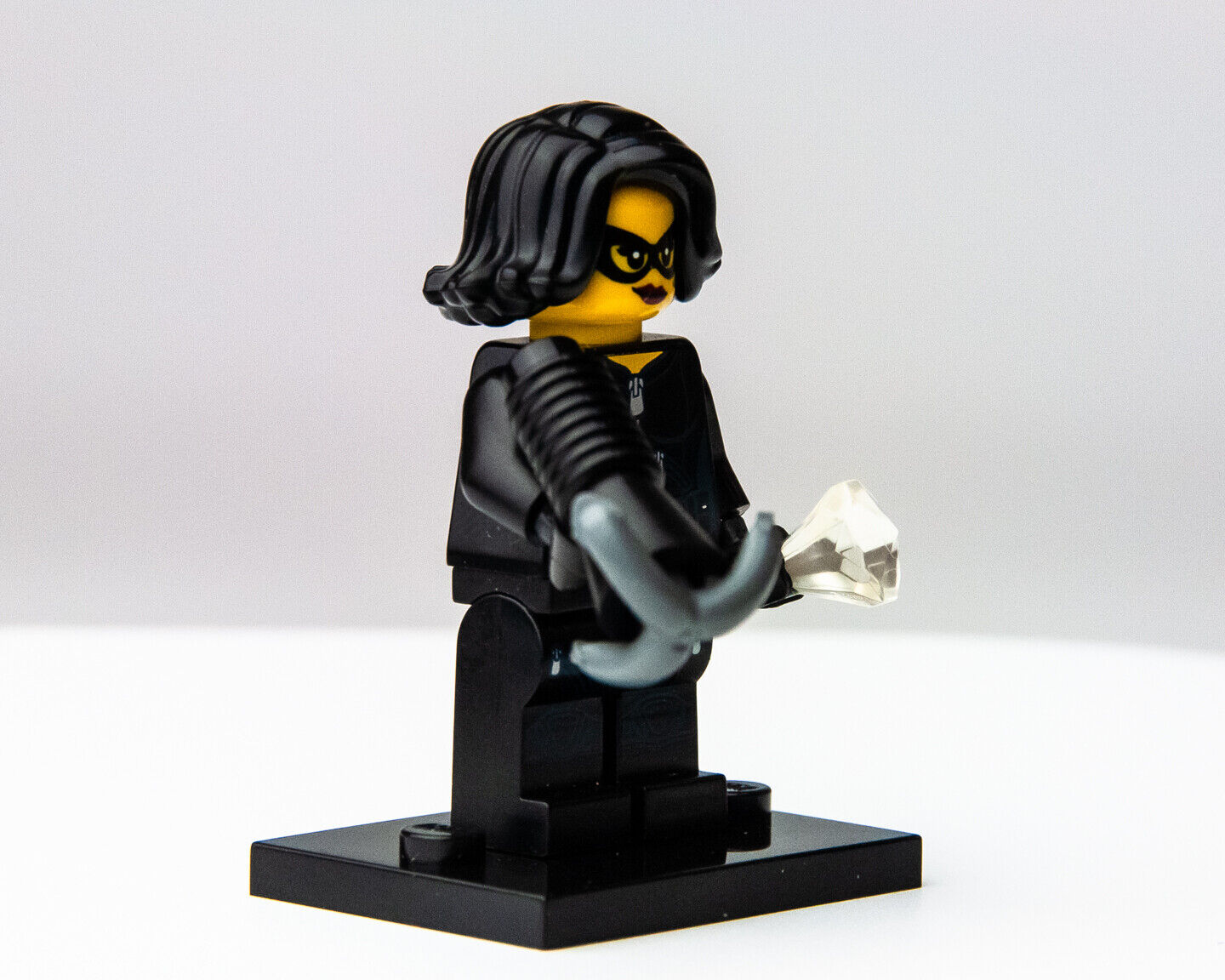 LEGO Jewel Thief - CMF Series 15 - 71011 (col15-15) Minifigure - StudBee
