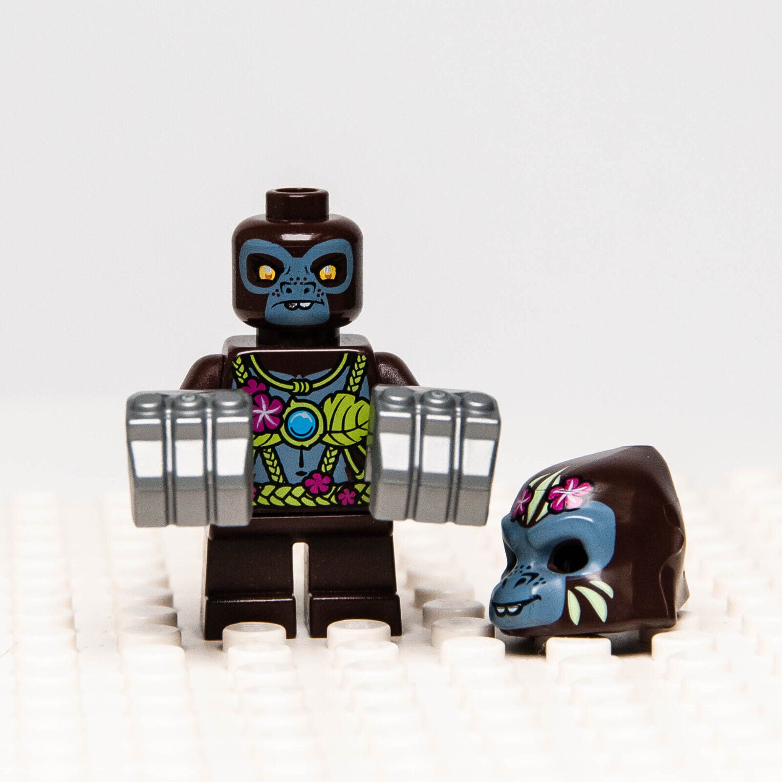 LEGO Chima Gorilla Minifigure - G'Loona (loc036) w/ Silver Fists - StudBee