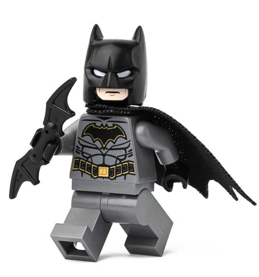 LEGO Batman - Dark Bluish Gray Suit w/ Gold Outline Belt 76159 (sh589a) - StudBee