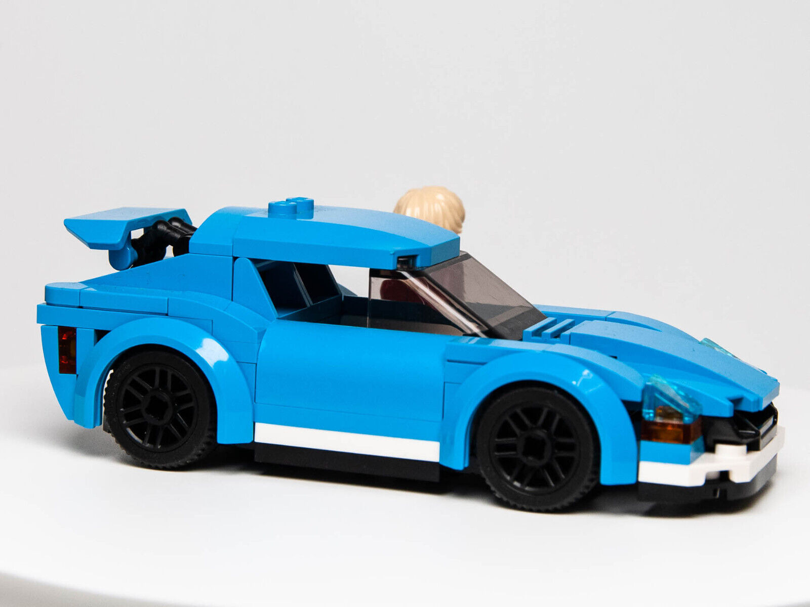 LEGO City Traffic Blue Sports Car- Set 60285 - COMPLETE w/ Box, Instructions - StudBee