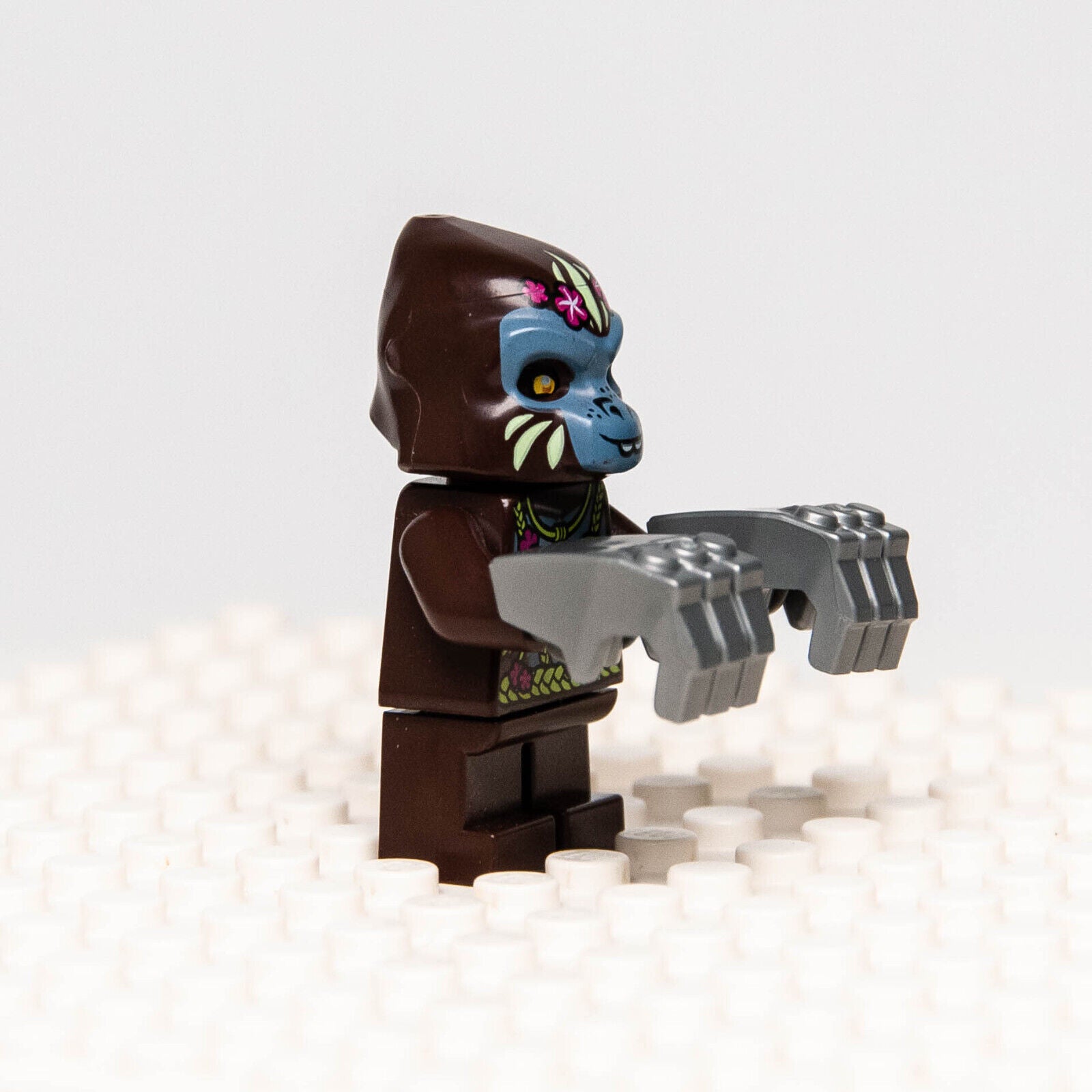 LEGO Chima Gorilla Minifigure - G'Loona (loc036) w/ Silver Fists - StudBee