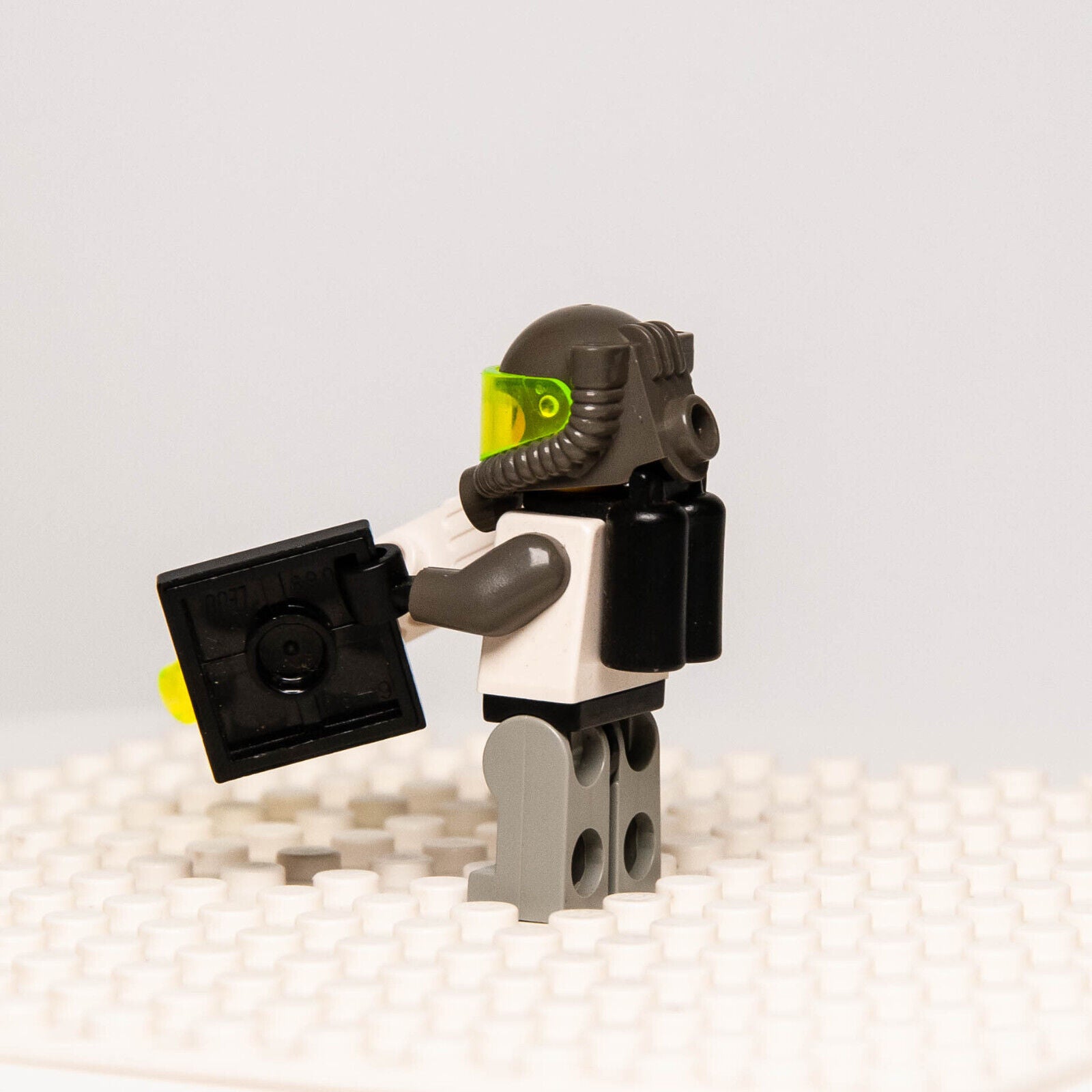 LEGO Space Exploriens Minifigure - Dino Bone Detector Tile (sp012) 1737 - StudBee