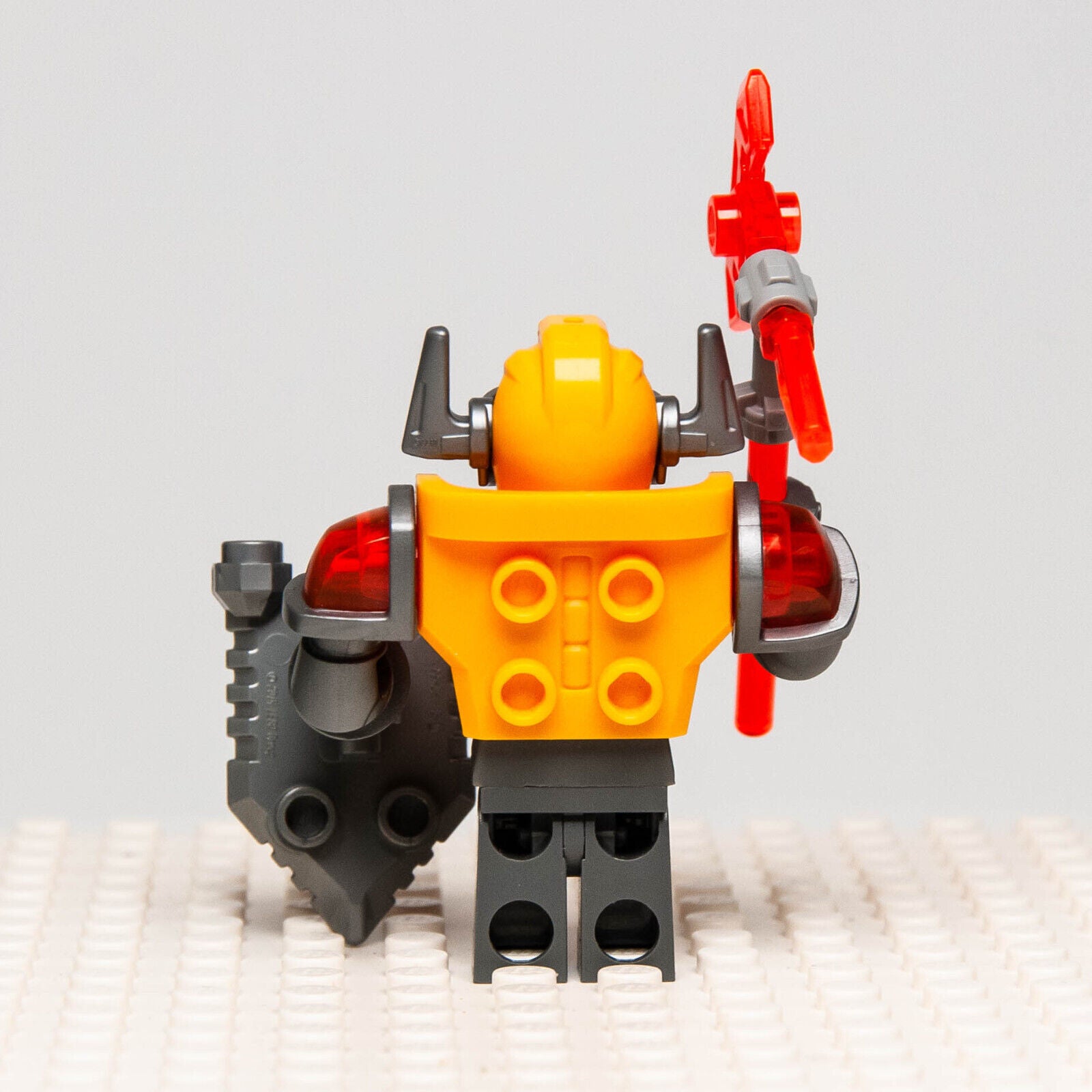 Lego Nexo Knights Minifigure - Battle Suit Axl w/ Shield & Weapon (nex079) 70365 - StudBee