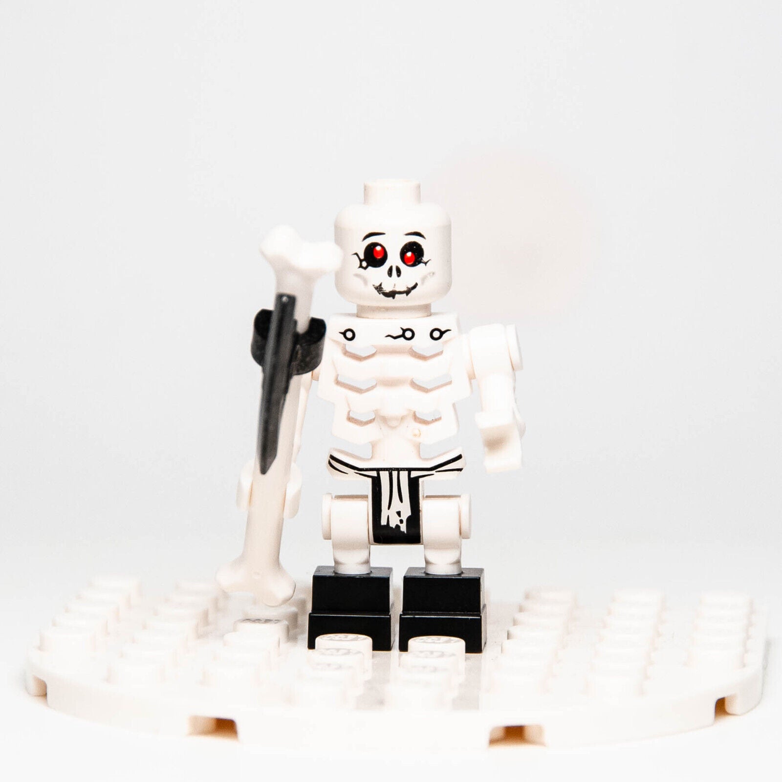 LEGO Ninjago Minifigure - Bonezai (Skulkin) w/Weapon (njo008) 2520 2505 2258 - StudBee