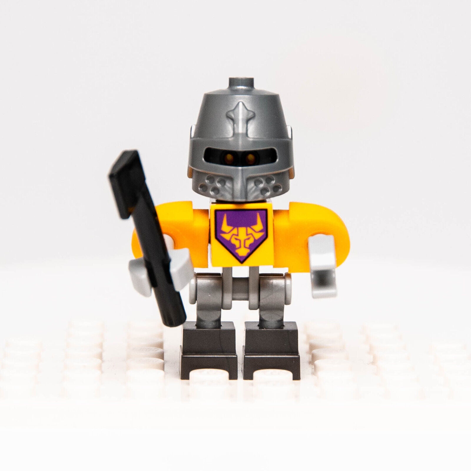 LEGO Nexo Knights Minifigure Lot: Axl Bot w/ Axe (nex060) 70317 - StudBee