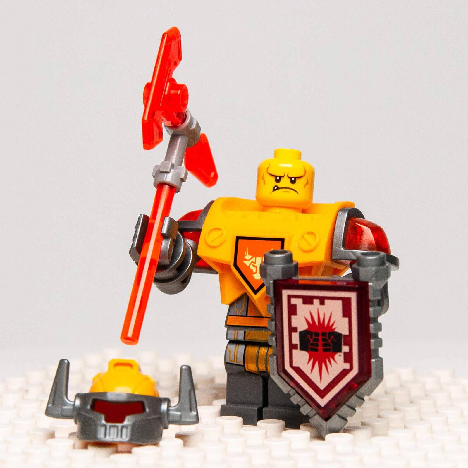 Lego Nexo Knights Minifigure - Battle Suit Axl w/ Shield & Weapon (nex079) 70365 - StudBee