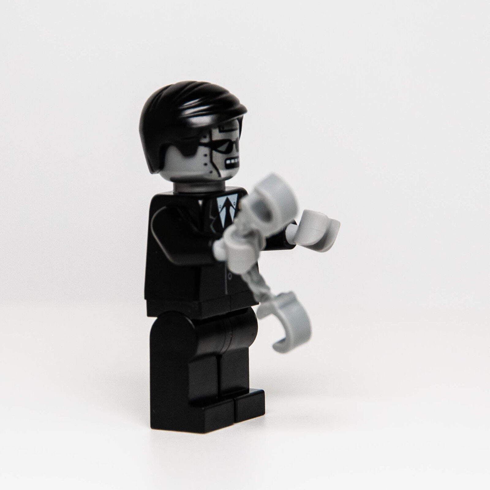 Lego EXECUTRON Minifigure (tlm028) The LEGO Movie 70803 Cloud Cuckoo - StudBee