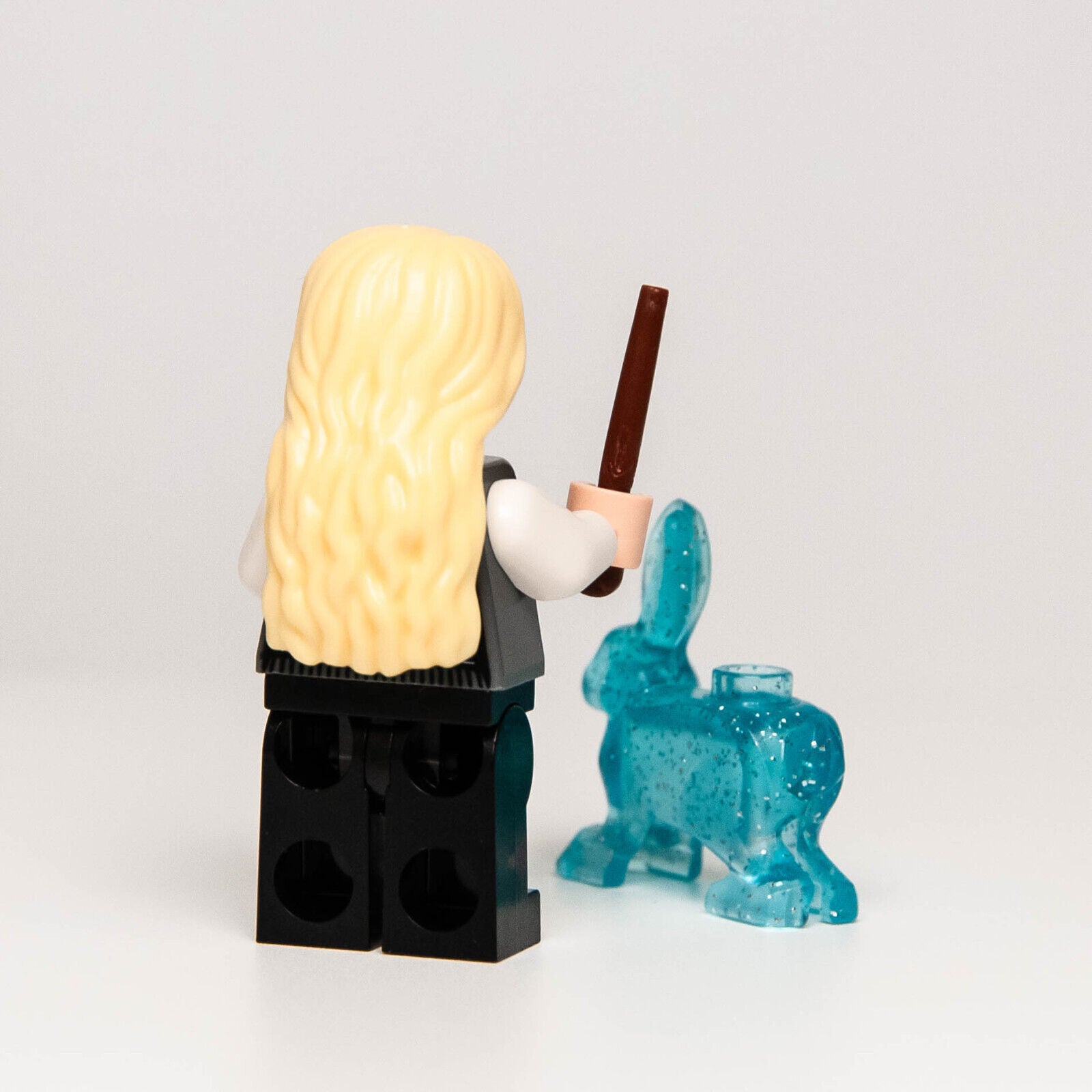 New LEGO Luna Lovegood & Hare Patronus Gryffindor Minifigure - 75966 (hp239) - StudBee