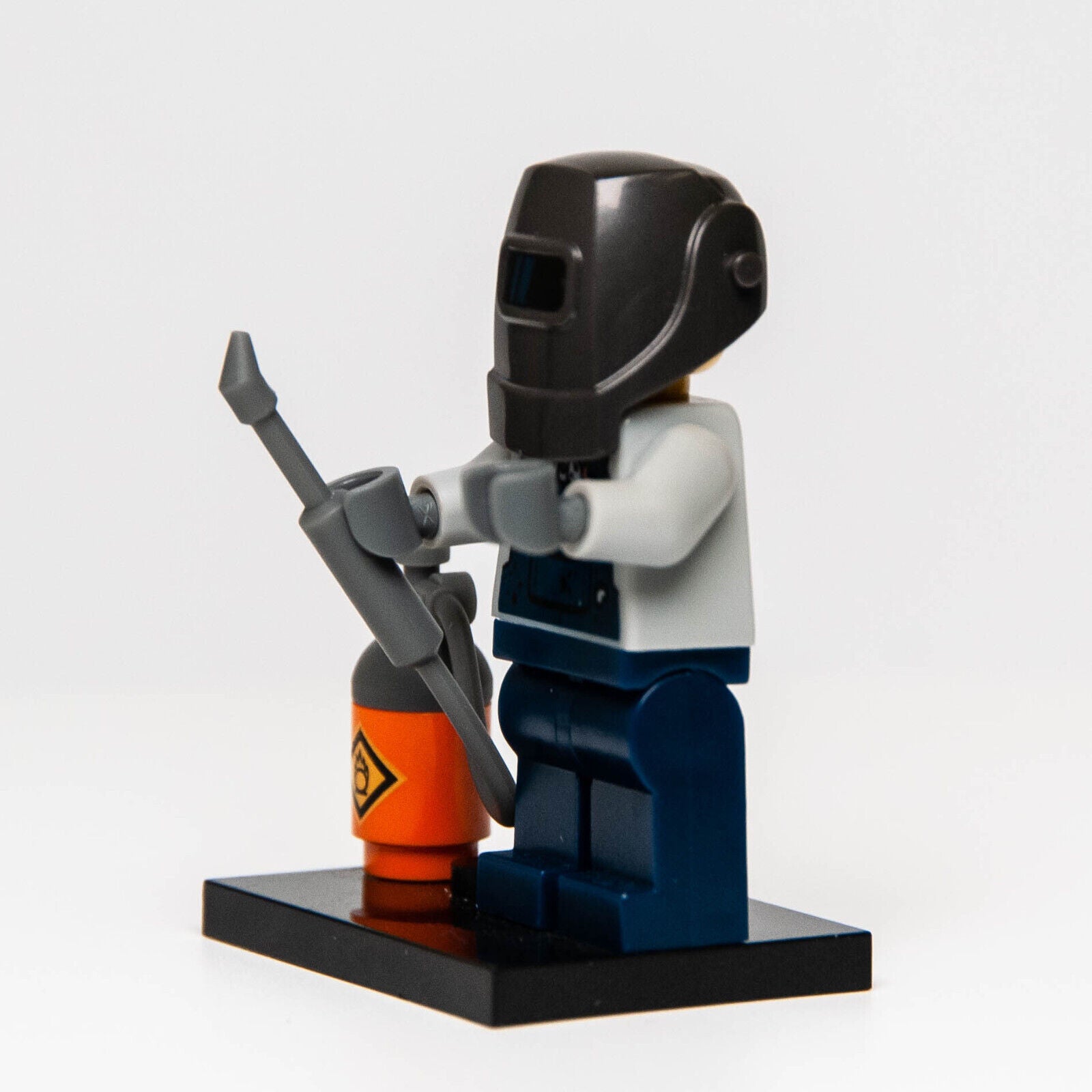 Lego CMF Series 11 - Welder Minifigure  (col11-10) 71002 - StudBee