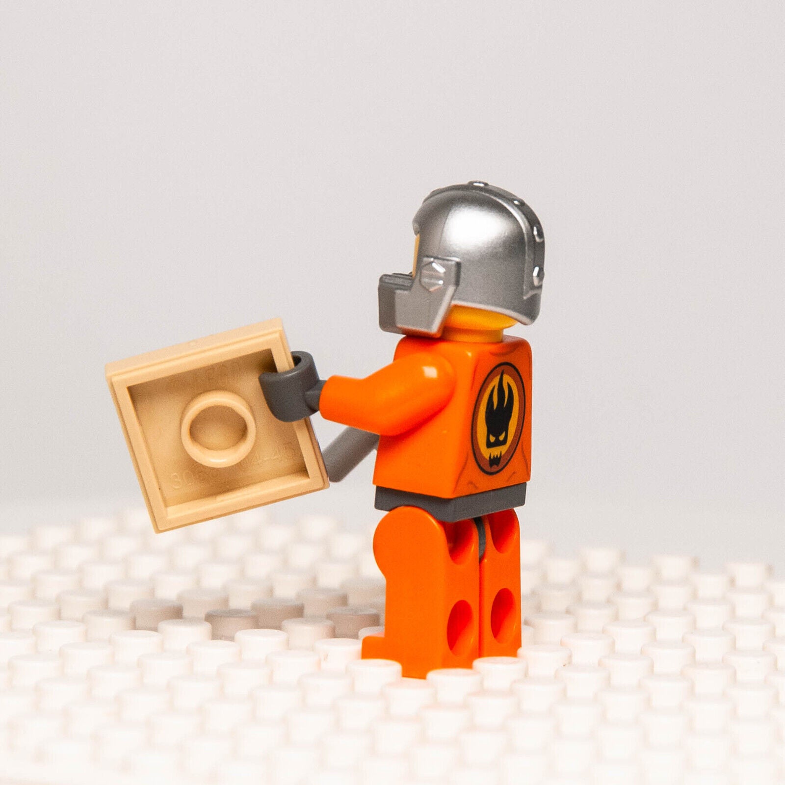 LEGO Agents Minifigure - Break Jaw (agt003) Swamp Raid w/ Map 8632 - StudBee