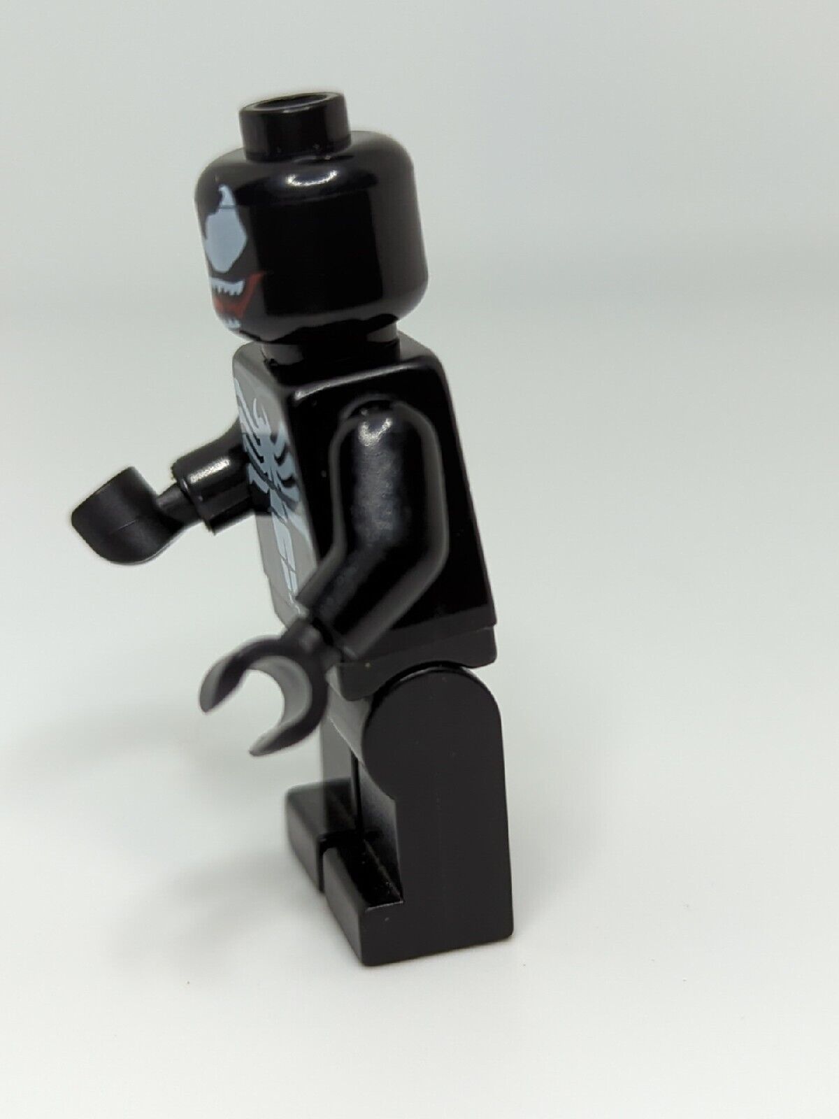 LEGO Venom - Red Mouth Minifigure - Marvel Super Heroes  (sh542) - StudBee