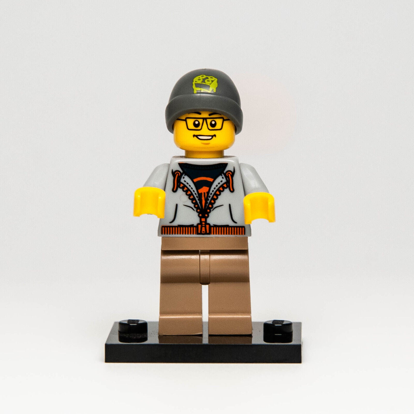 Lego CMF Series 4 Minifigure - Street Skater Guy (col04-09) 8804 Skateboard - StudBee