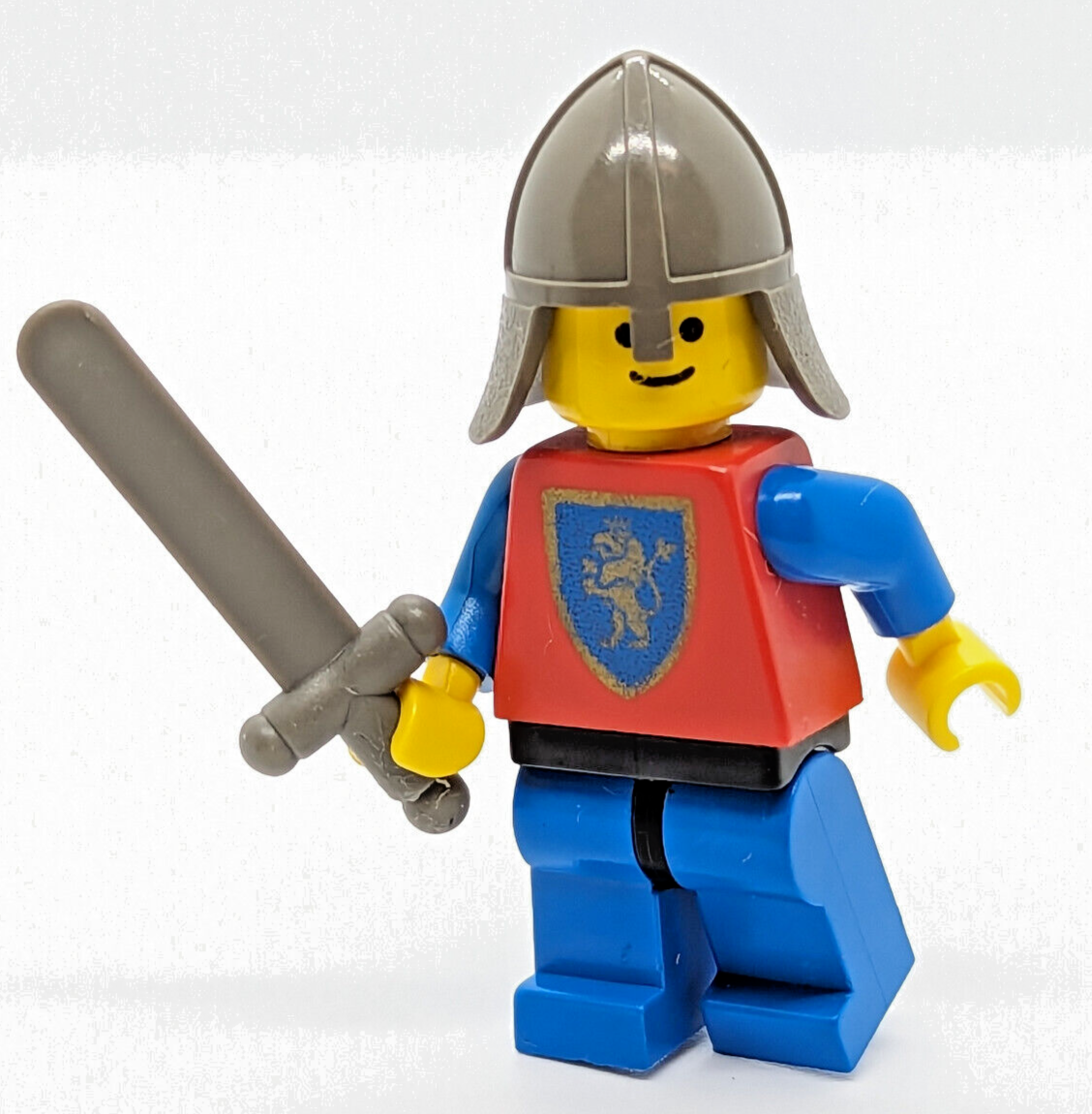 LEGO Vintage Castle Minifigures: Lion Knights Crusader w/ Sword (cas115) 6039 - StudBee