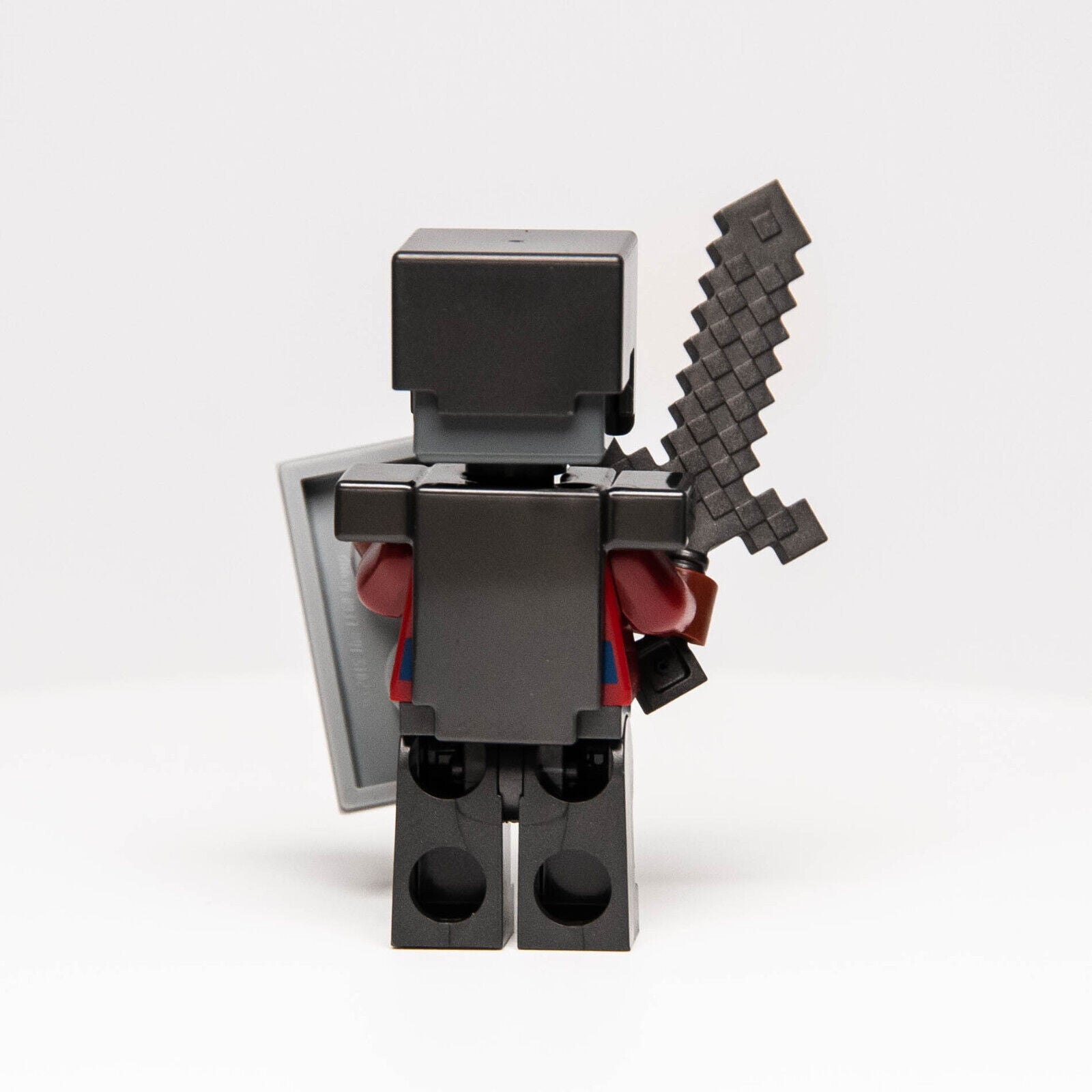 New LEGO Minecraft Minifigure: Netherite Knight (min147) Deep Dark Battle 21246 - StudBee