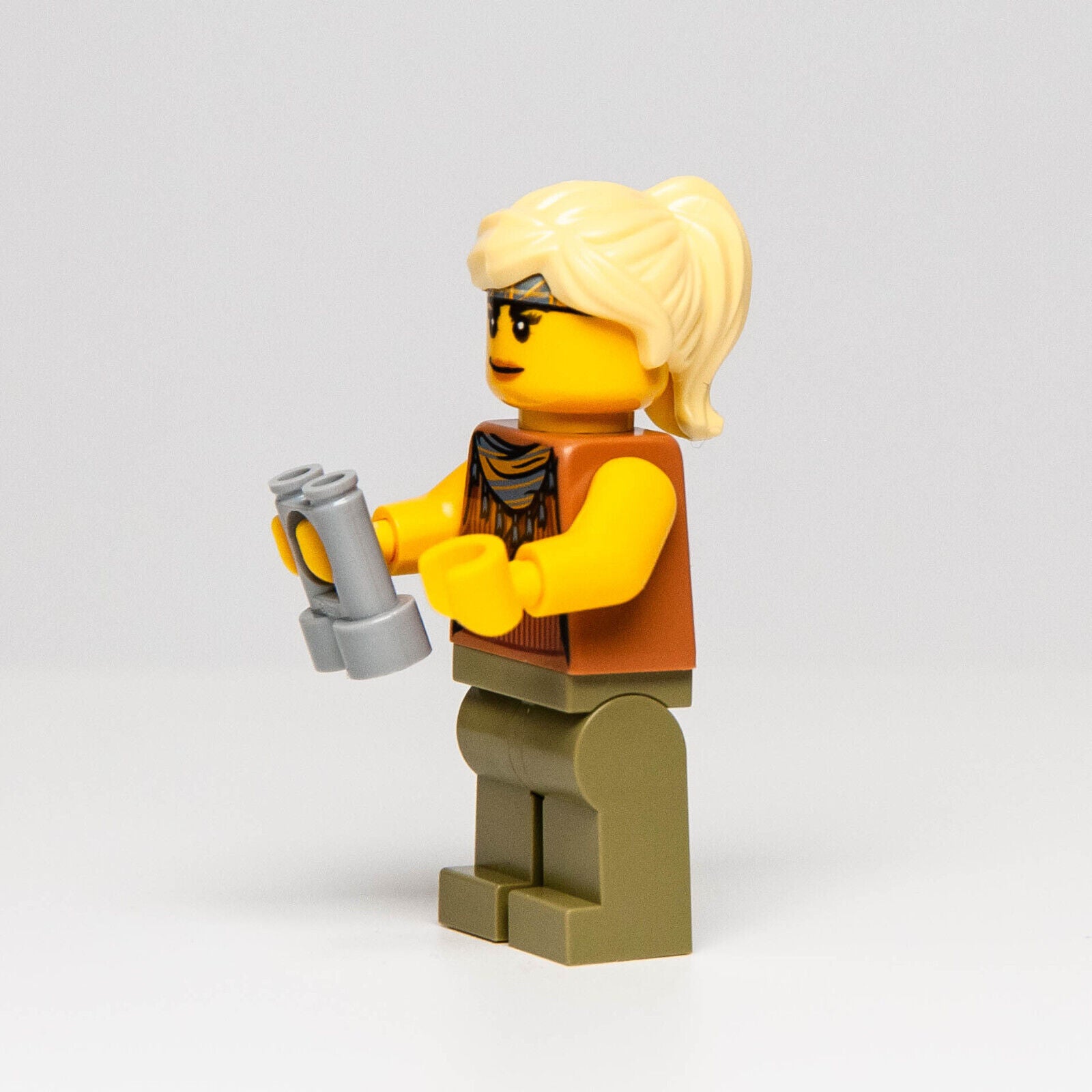 NEW LEGO Wildlife Resuce Minifigure - Jessica Sharpe (cty1302) w/ Binoculars - StudBee