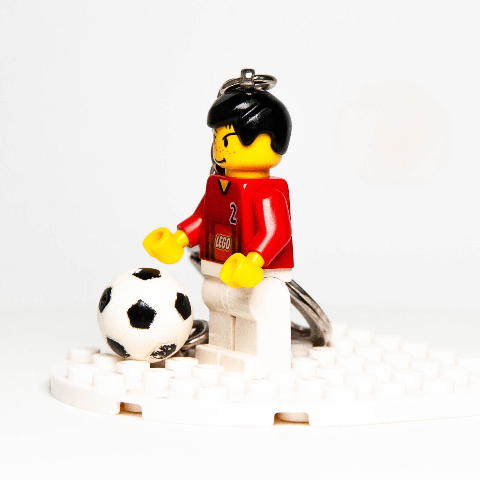 LEGO Minifigure Key Chain - Soccer Player with Ball (3946) 2002 soc086 soc061