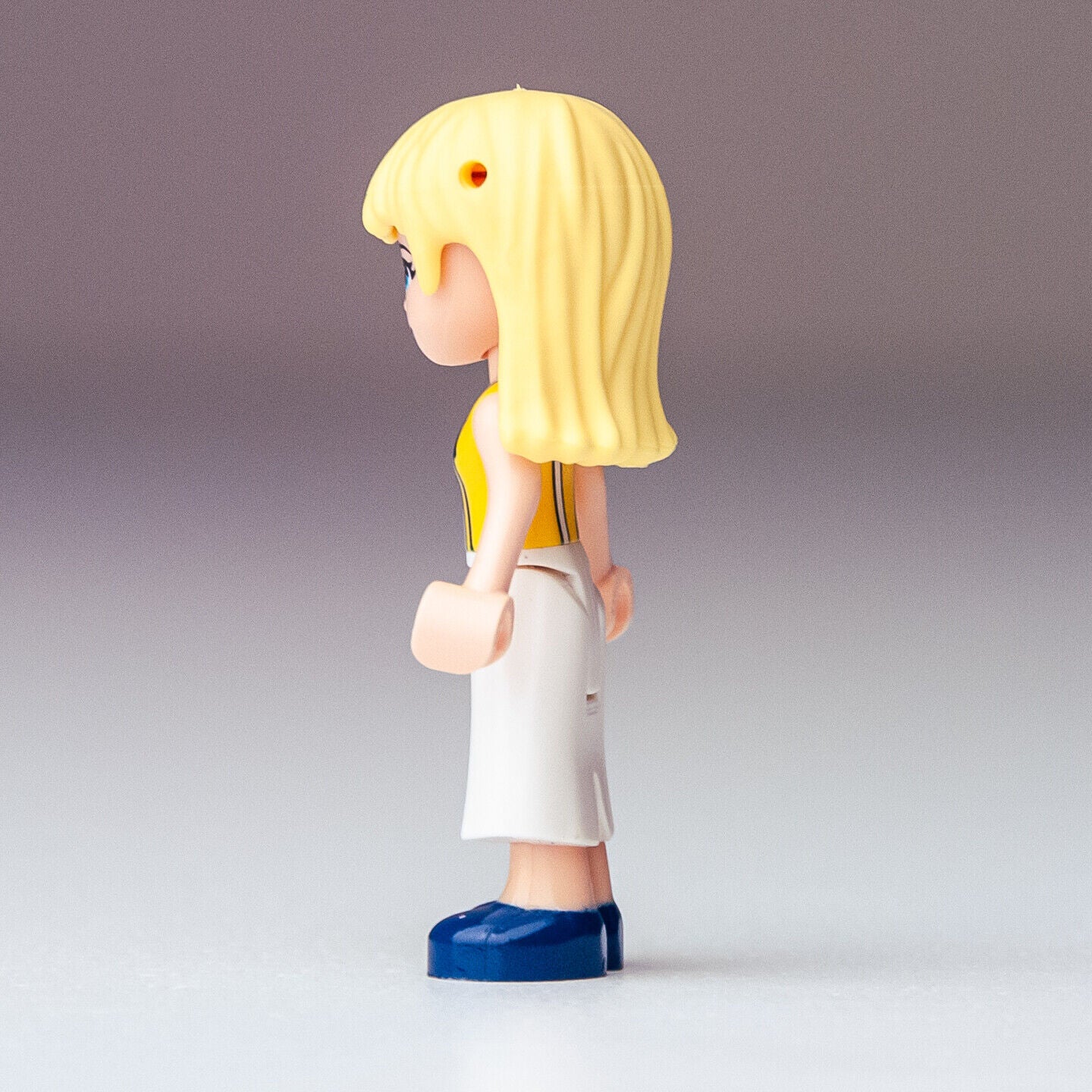 New LEGO Friends Stephanie Minifigure - Baking Competition - 41393 (frnd355) - StudBee