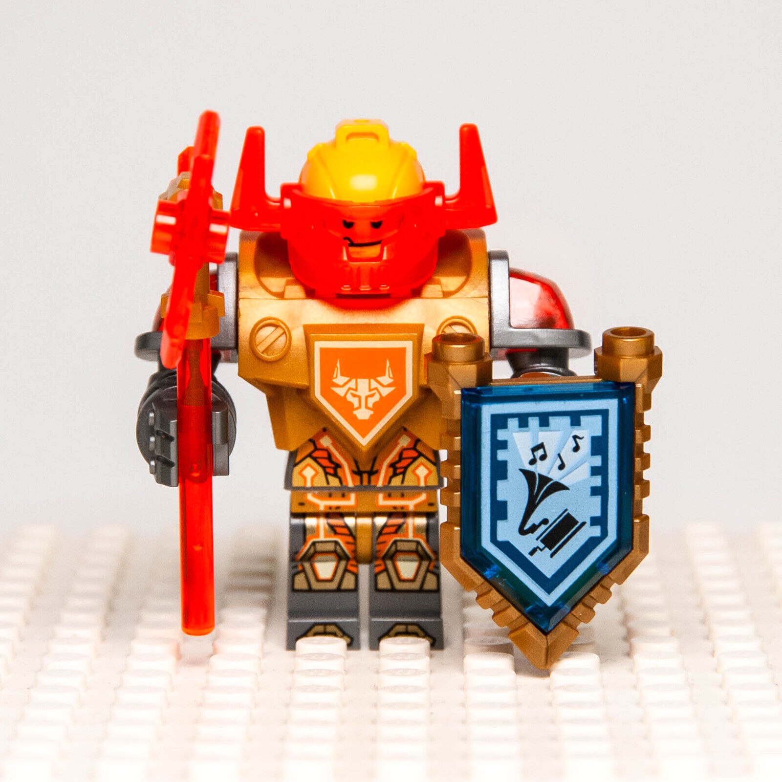 LEGO Nexo Knights Minifigure: Axl Pearl Gold Torso w/ Shield (nex137) 72006 - StudBee
