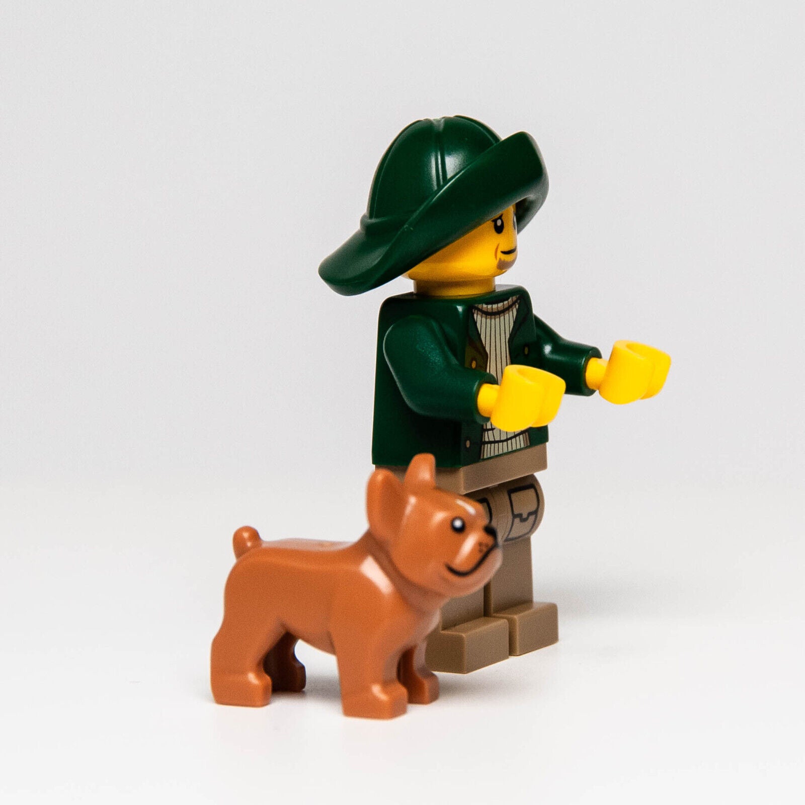 New Lego BAM 2023 Lighthouse Keeper Dark Green Minifigure w/ French Bulldog Fish - StudBee