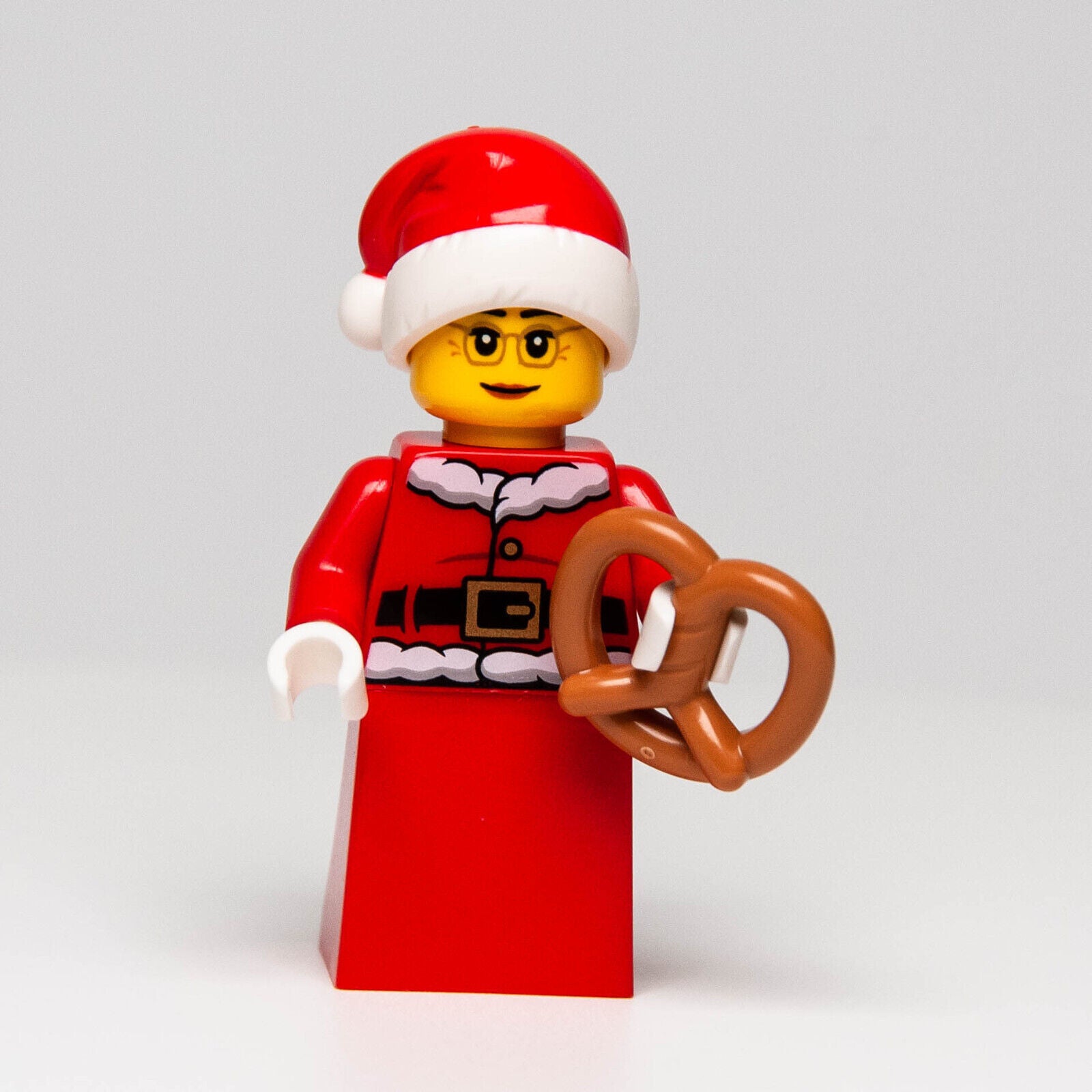 New Lego Holiday (BAM )Christmas Minifigure - Mrs. Claus w/ Pretzel 2022 - StudBee
