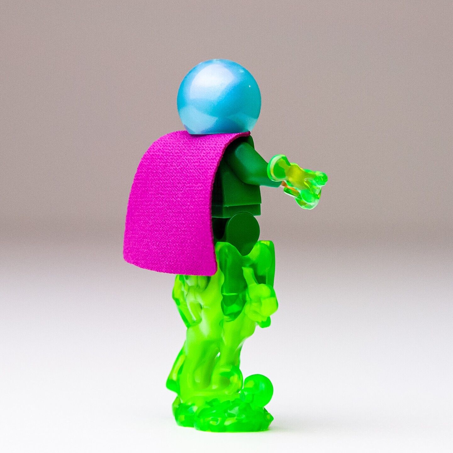 New LEGO Minifigure - Mysterio Light Gray Head - Marvel Spider Man 76174 (sh681) - StudBee