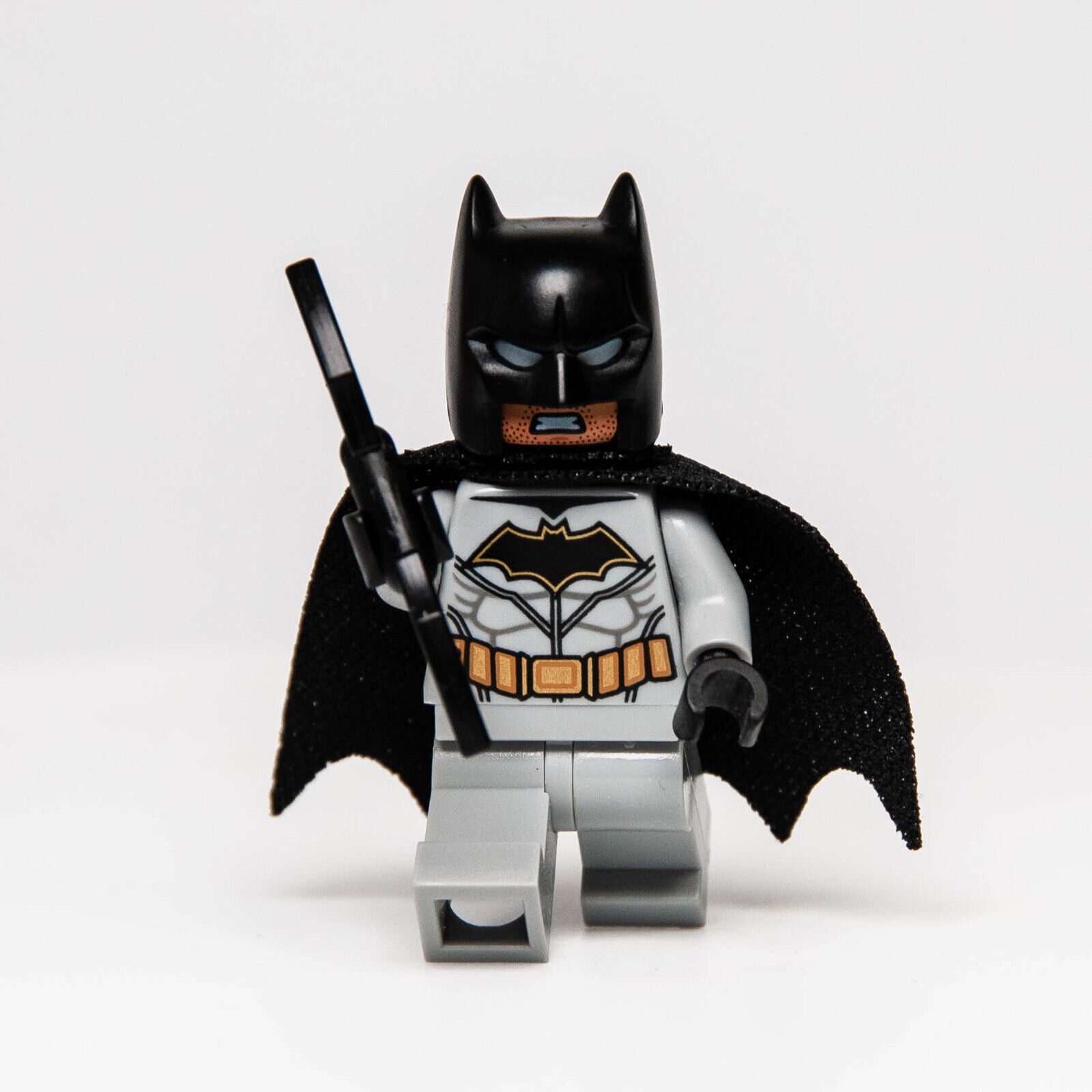 LEGO DC Minifigure -Batman w/ Batarang (sh531) 76111 - StudBee