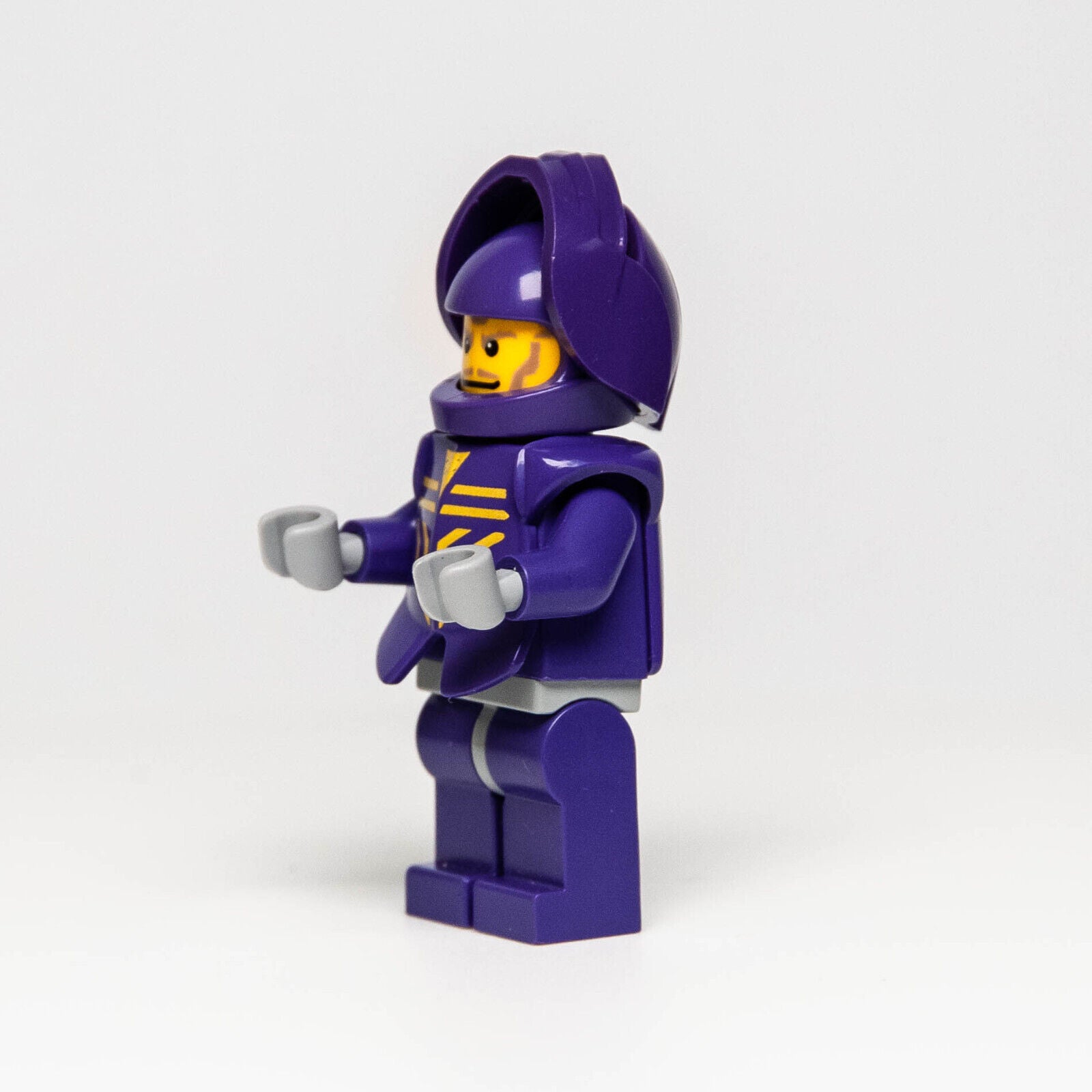 LEGO Castle Knights Kingdom II Minifigure - Danju (cas262) Wolf Purple 8781 8777 - StudBee