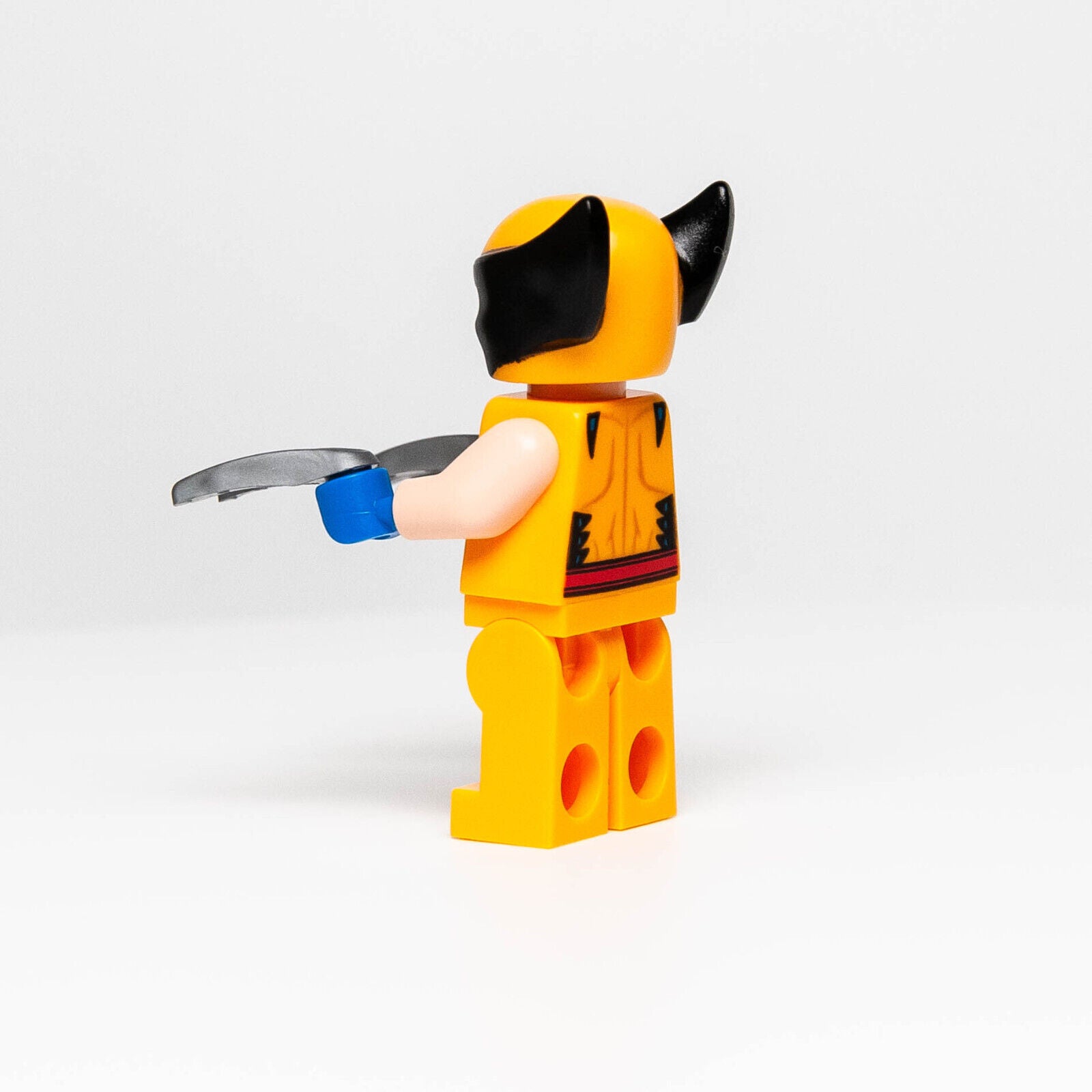 NEW LEGO Wolverine w/ Blue Hands 76202 Marvel X-Men (sh805) plus Claws - StudBee
