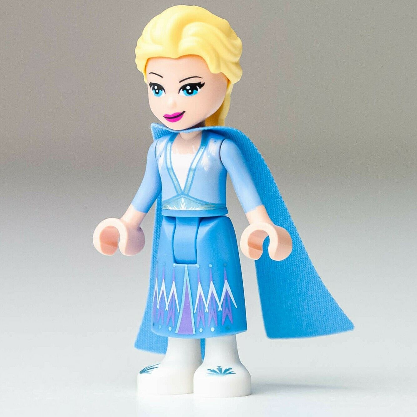New LEGO Elsa - Glitter Cape Minifigure - Elsa's Jewelry Box Creation - (dp069) - StudBee