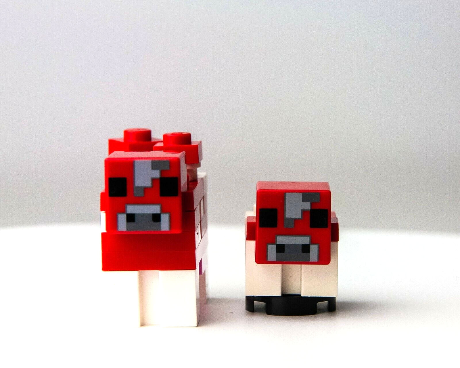 LEGO Minecraft Cows (Lot of 2) -  -  (minecow02b minecow04) Minifigure