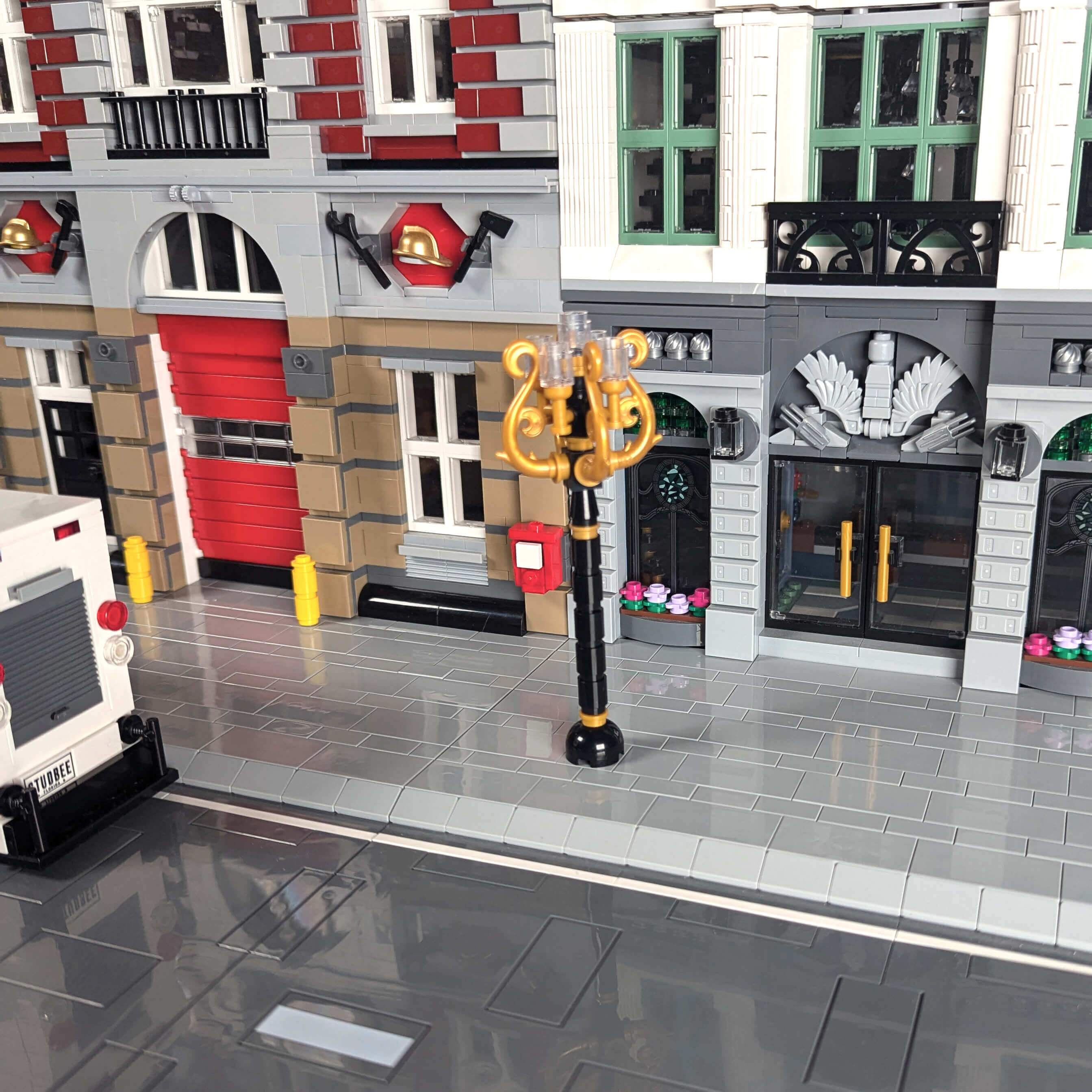 Black & Gold Spiral Lamppost - Building Set - Made Using LEGO® Parts